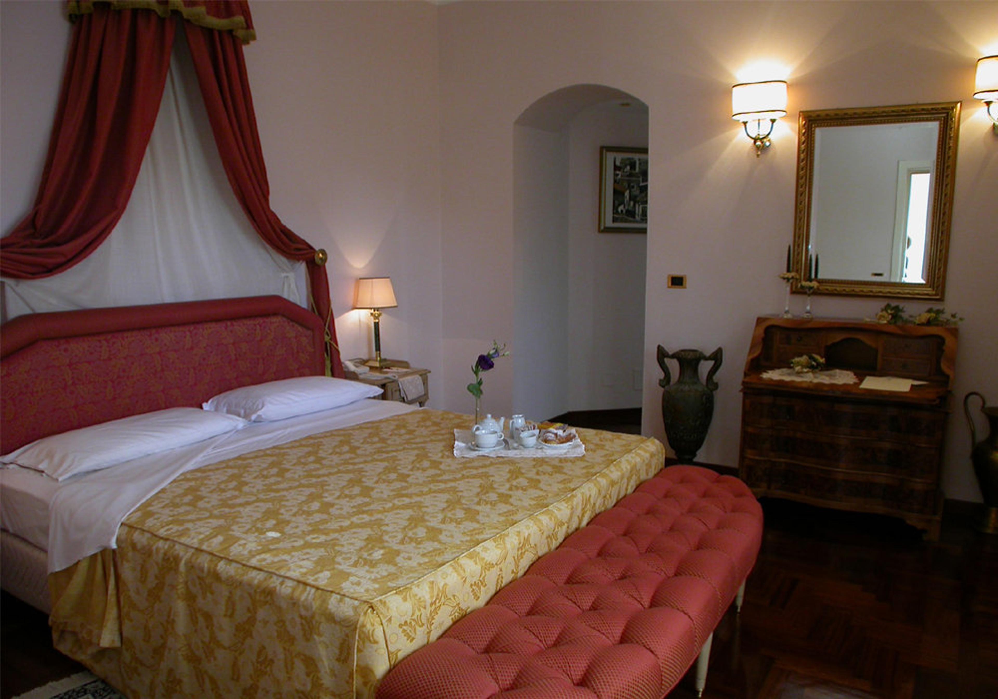 GRAND HOTEL VILLA POLITI