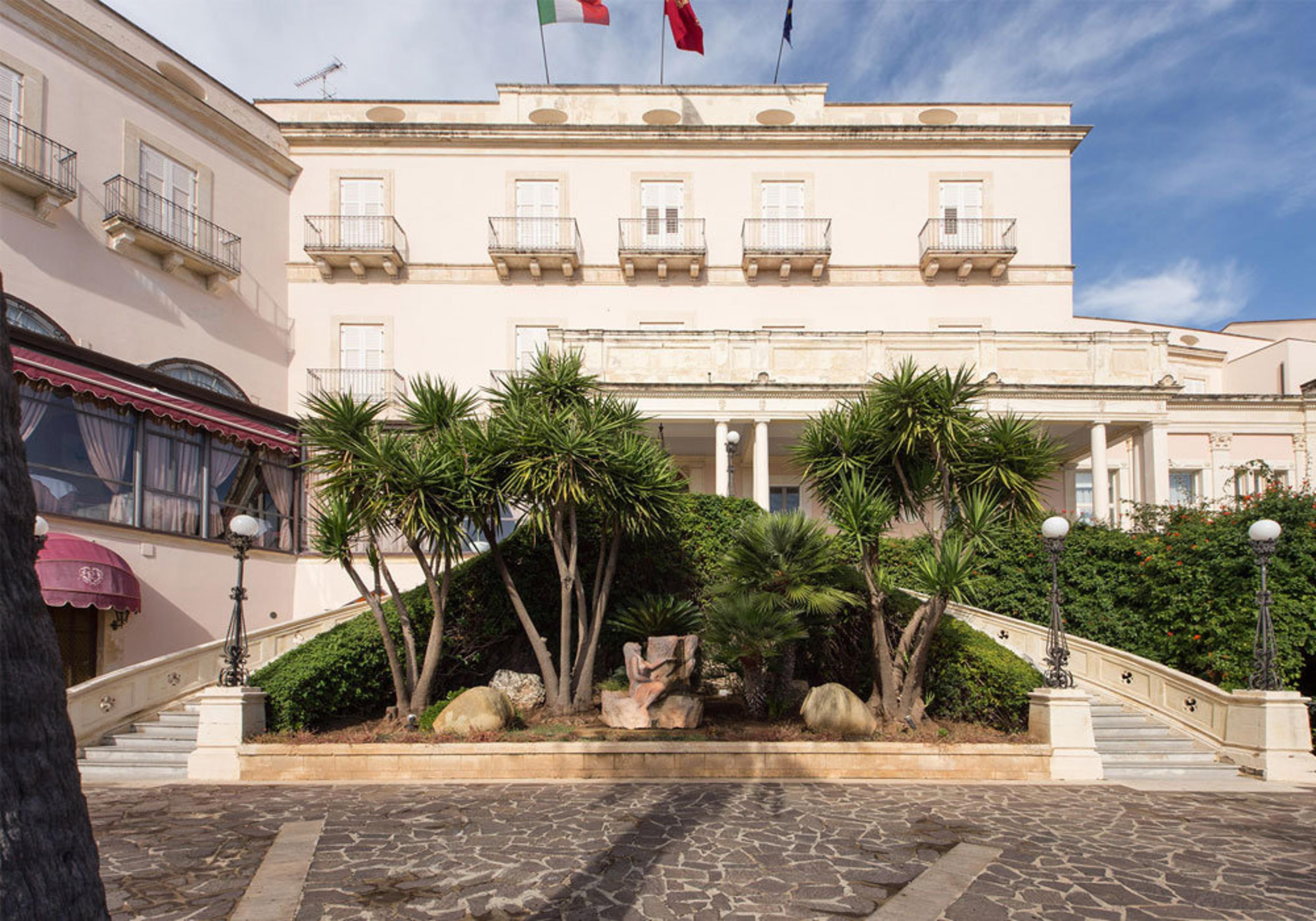 GRAND HOTEL VILLA POLITI