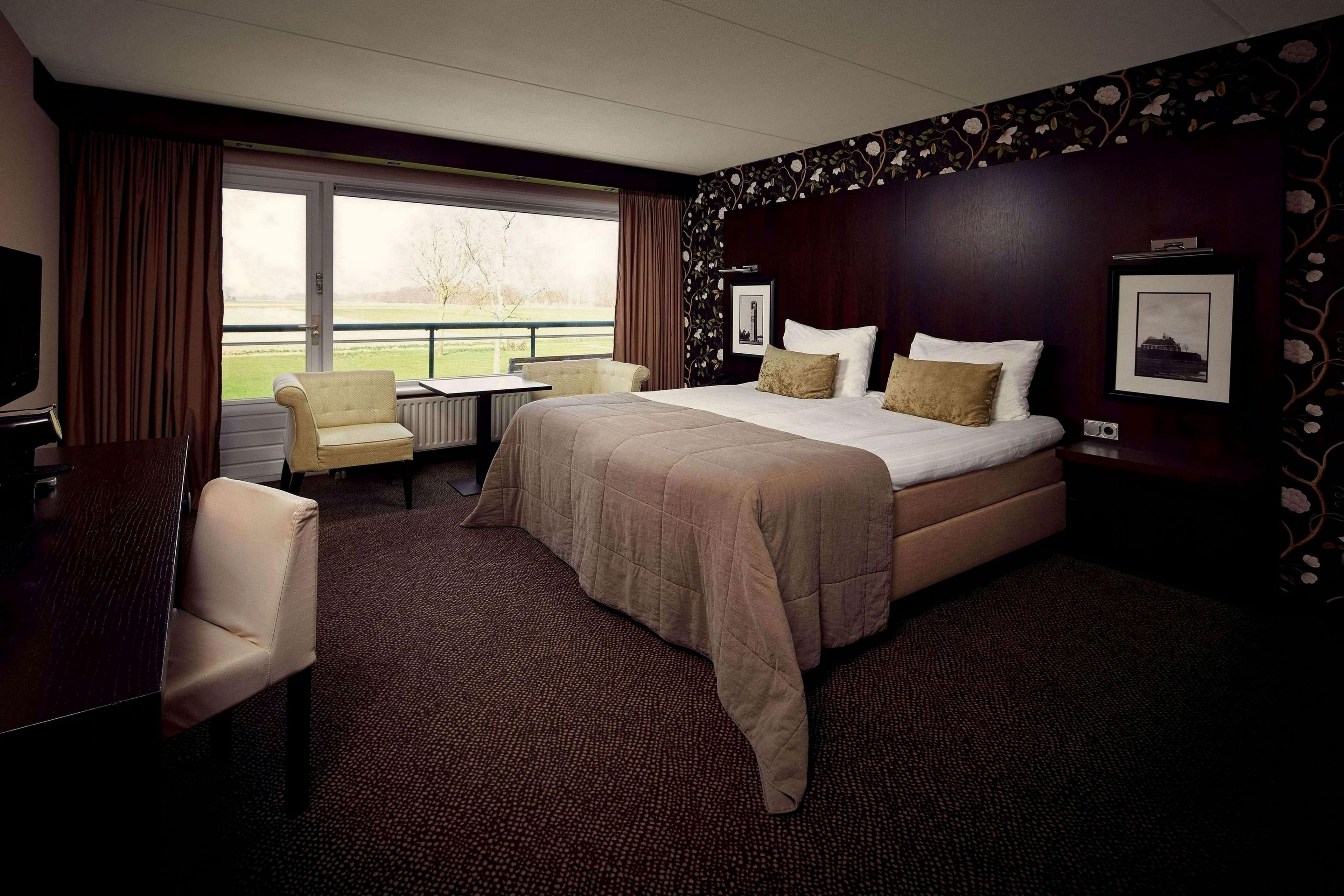 VAN DER VALK HOTEL EMMELOORD