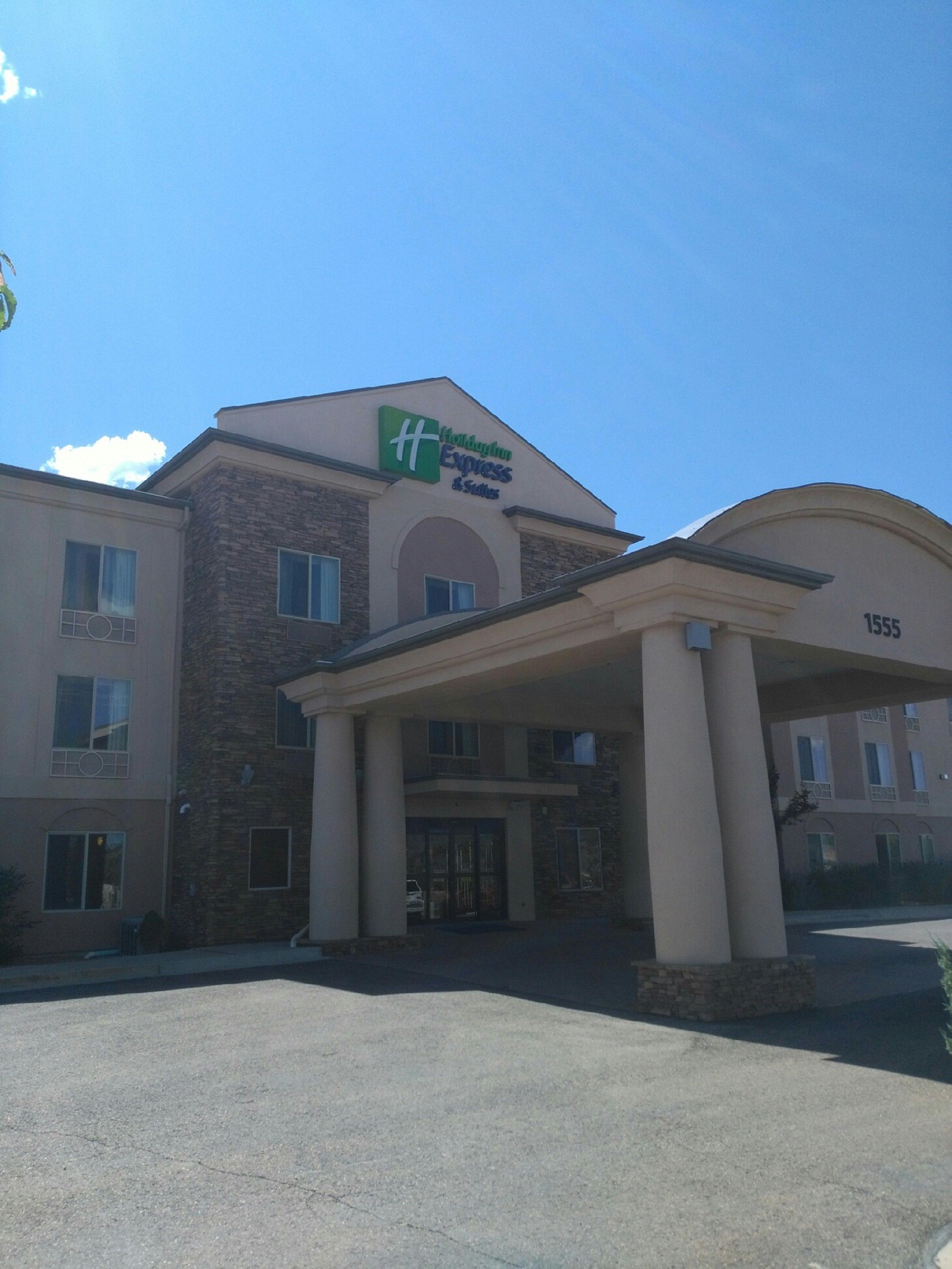 HOLIDAY INN EXP AND SUITES BY IHG