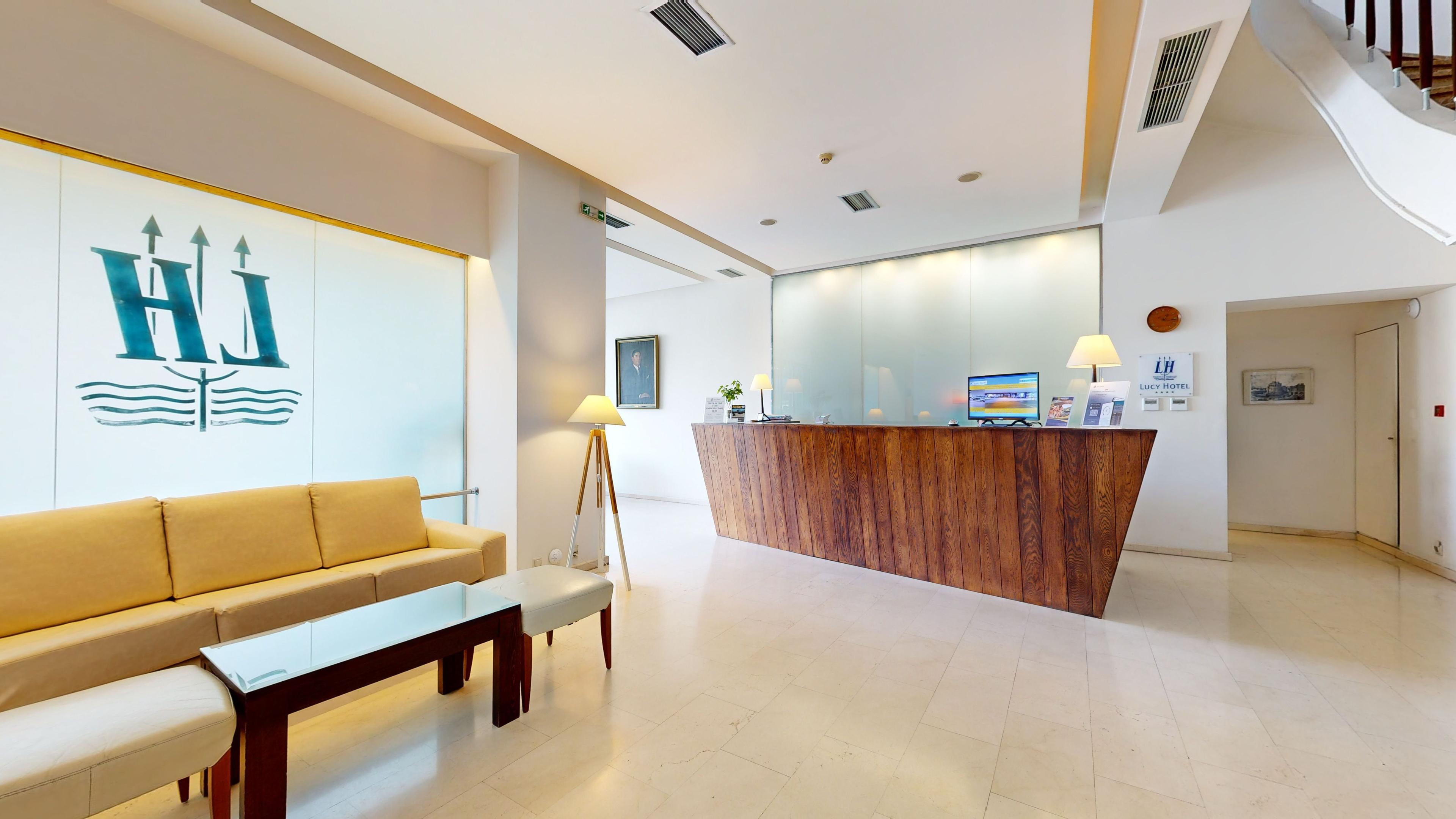 LUCY HOTEL