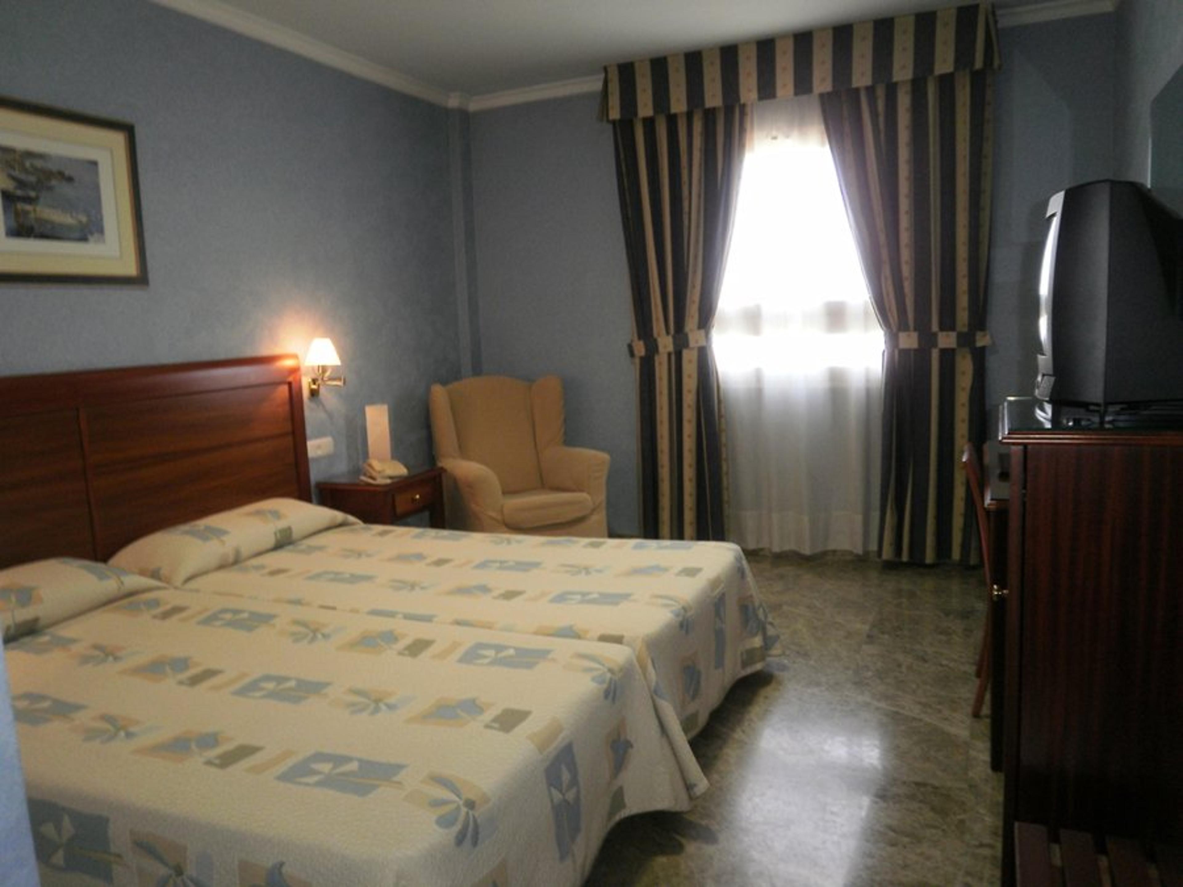 BARTOS HOTEL