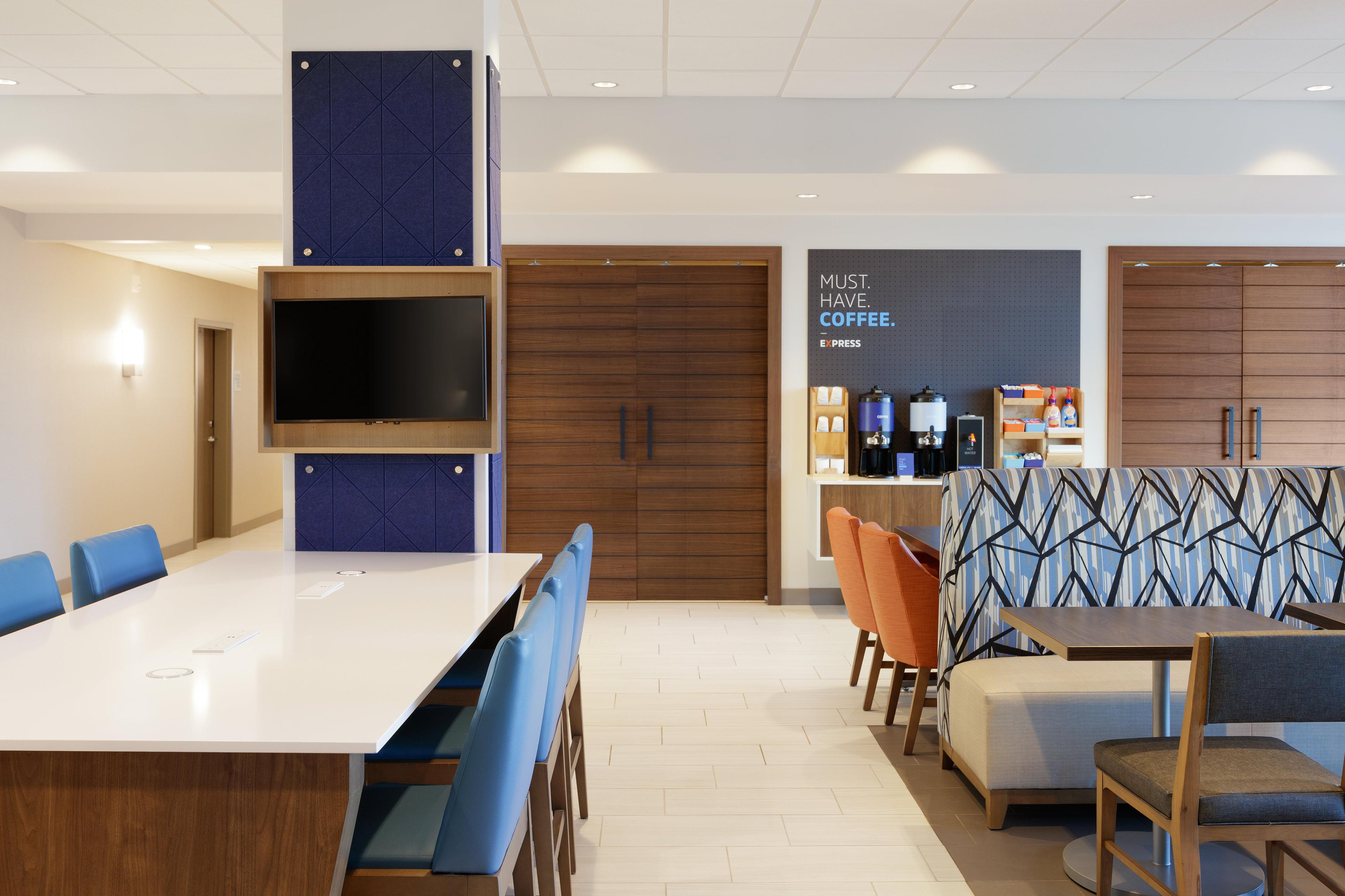 HOLIDAY INN EXP STES HEBRON BY IHG