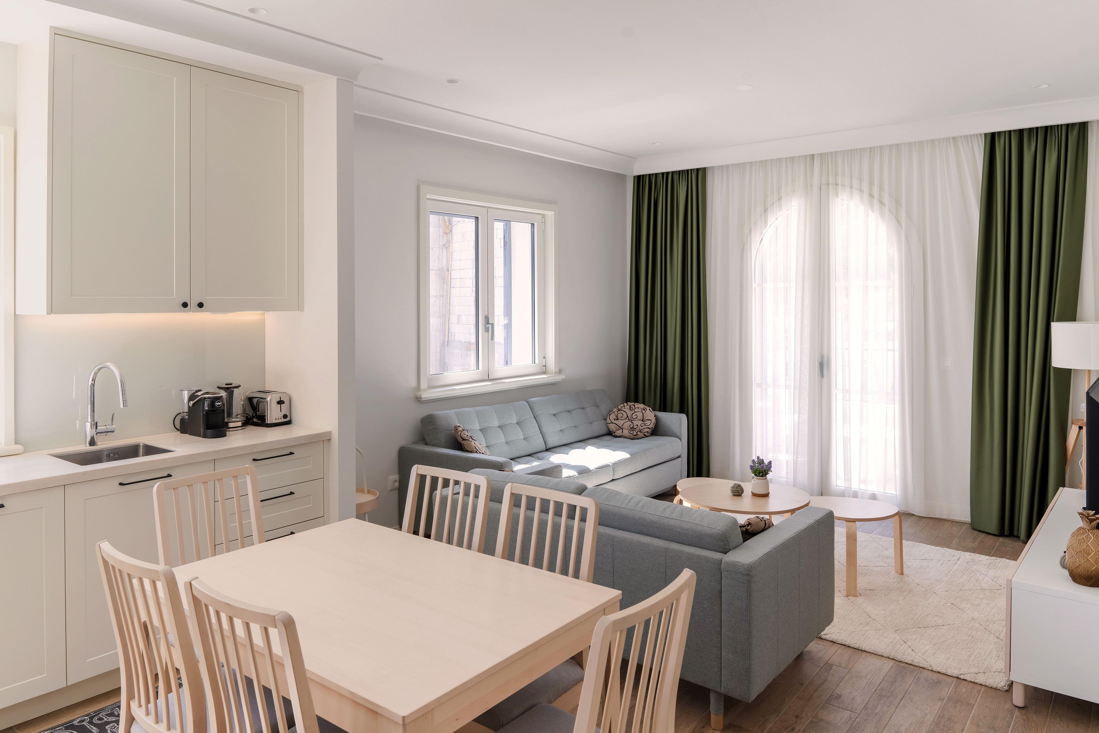 LUSTICA BAY VACATION HOMES