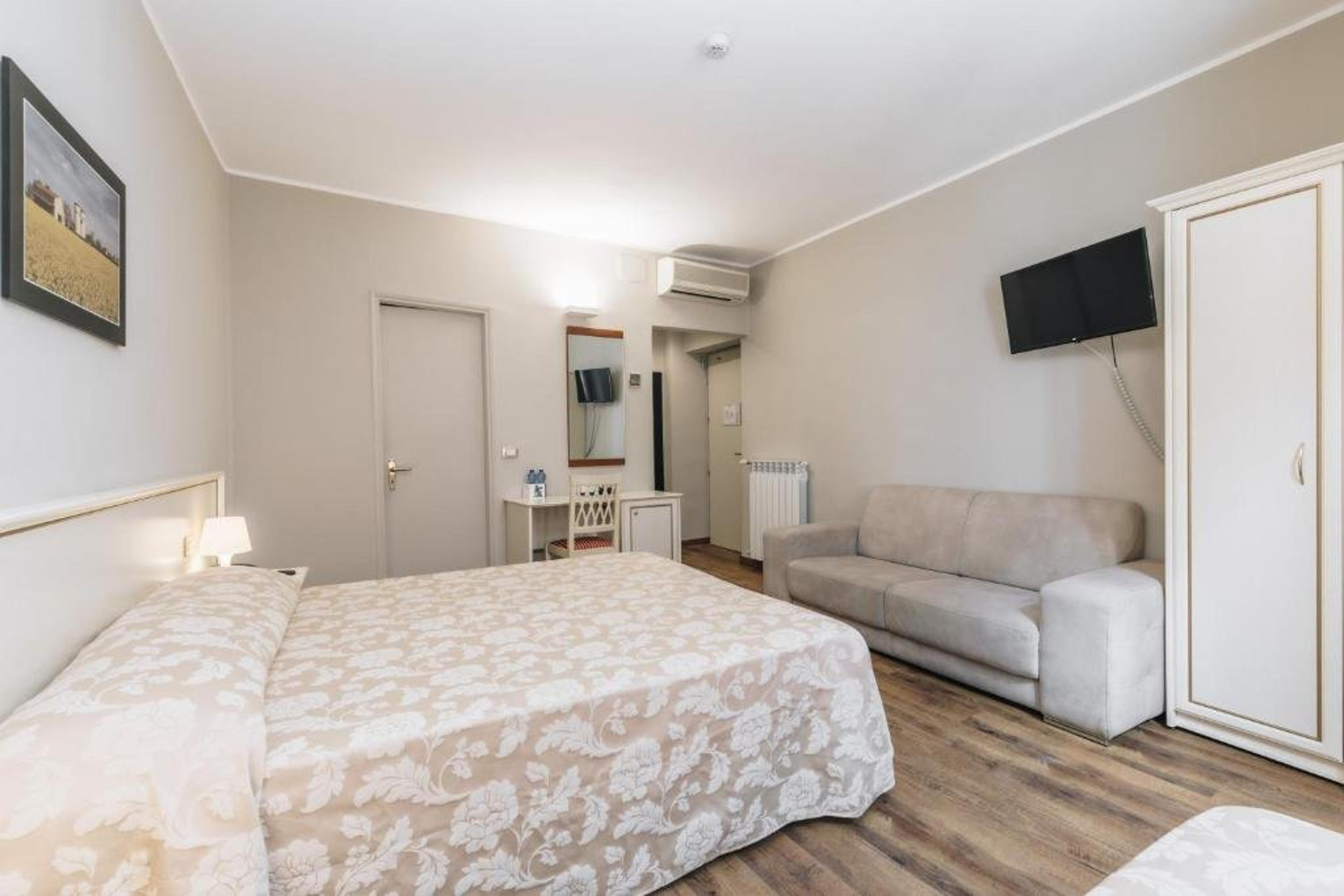 CITY HOTEL ASTORIA