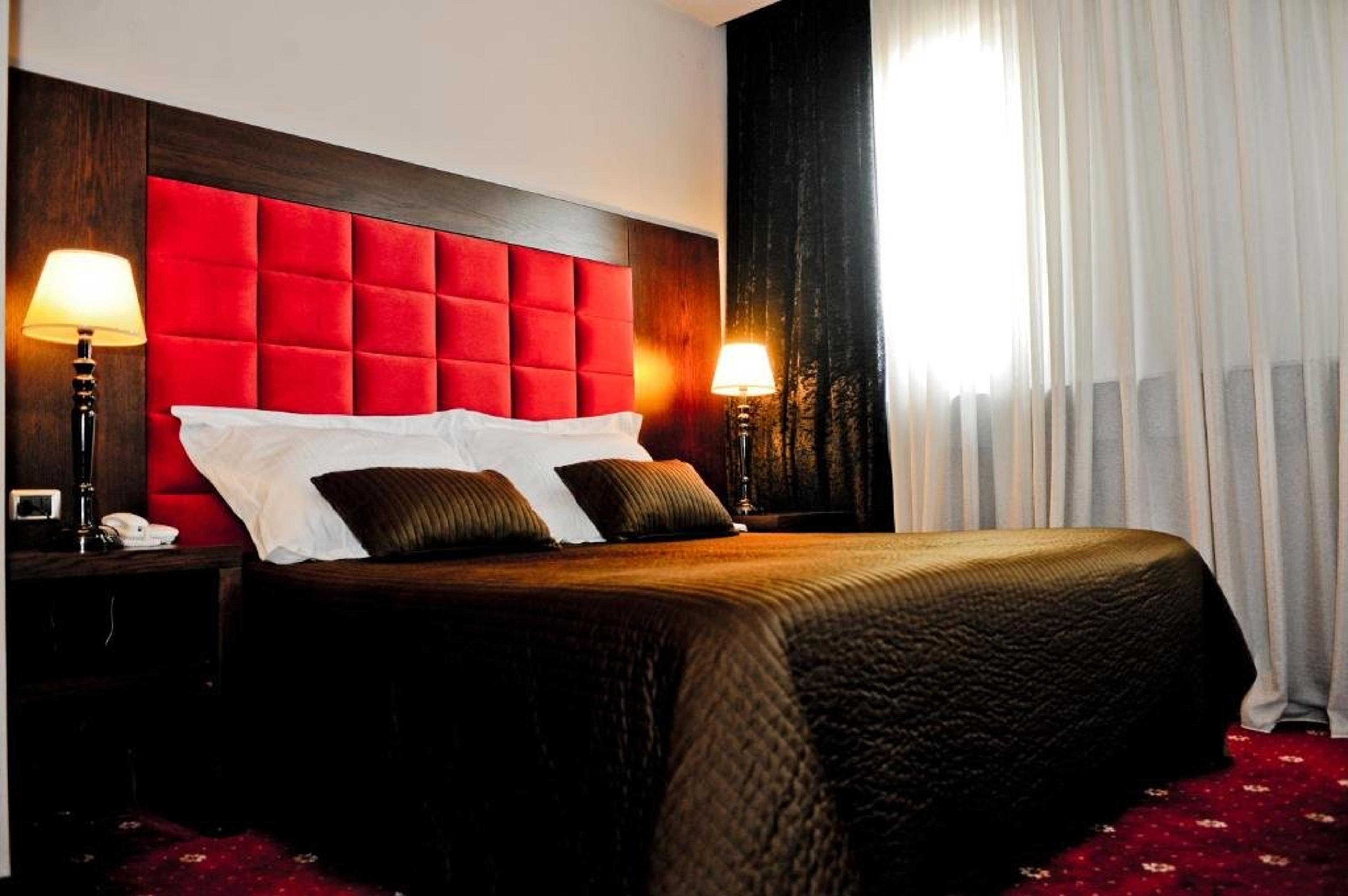 DORO CITY HOTEL TIRANA