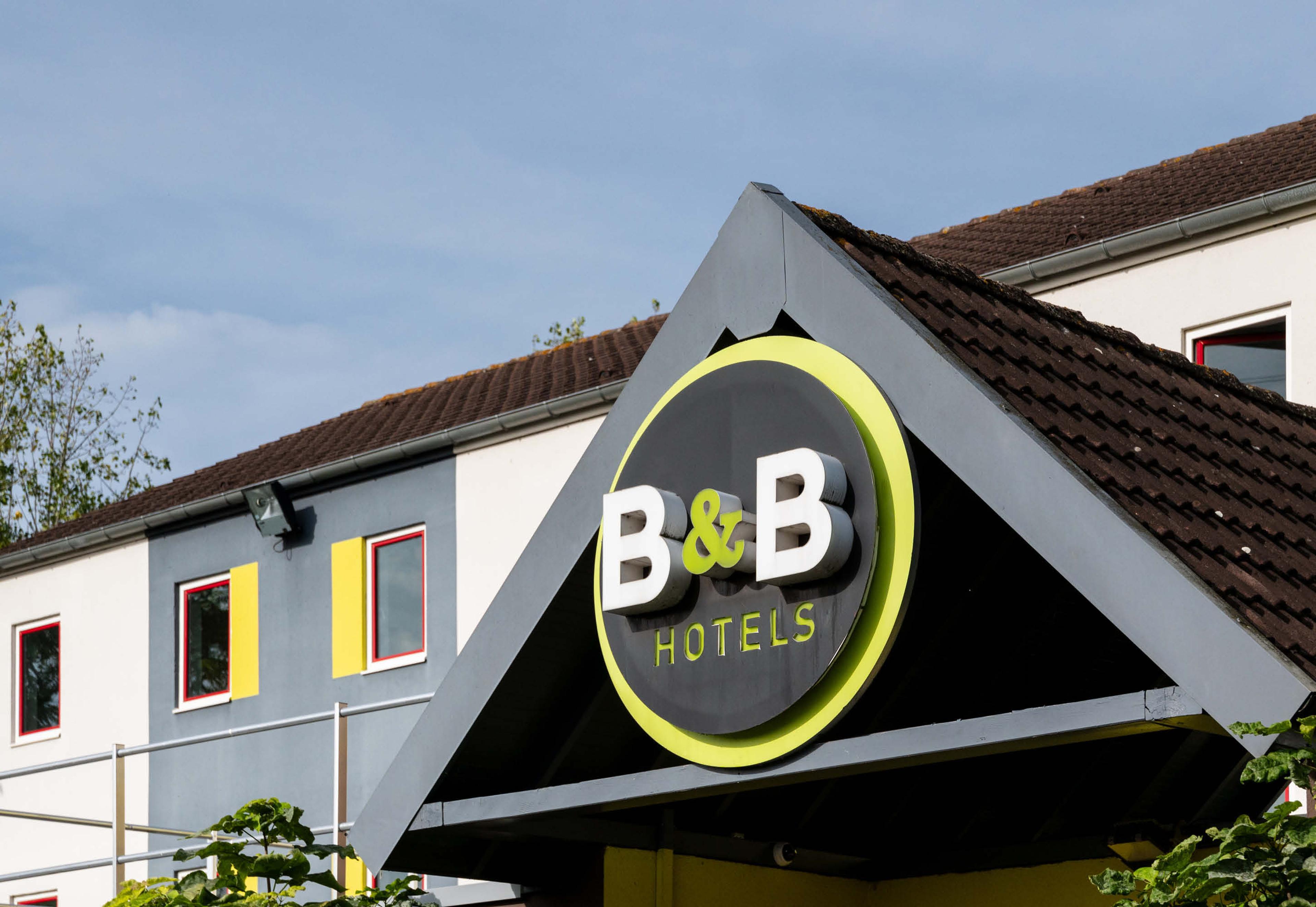 B&B HOTEL LILLE LEZENNES STADE PIER