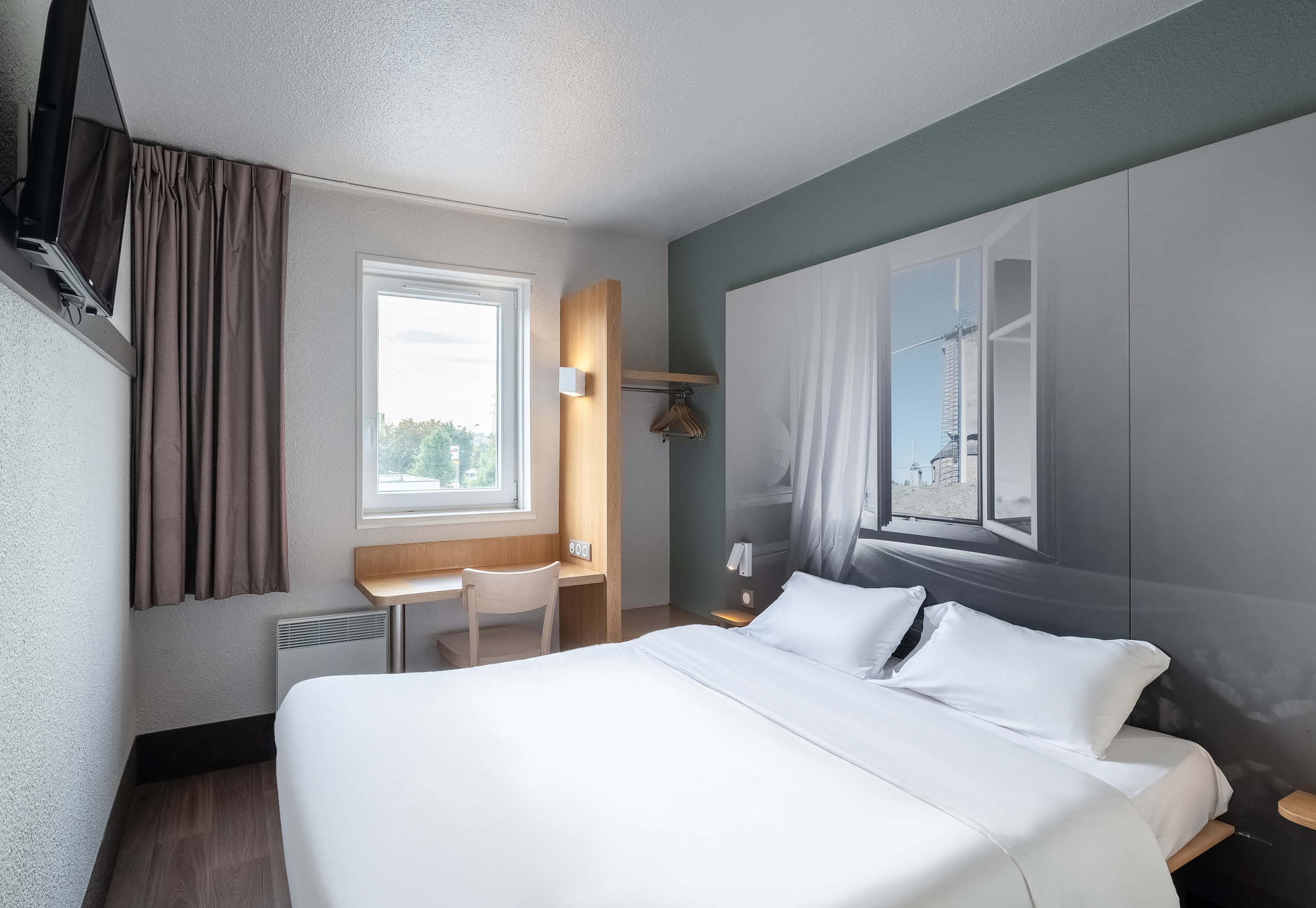 B&B HOTEL LILLE LEZENNES STADE PIER