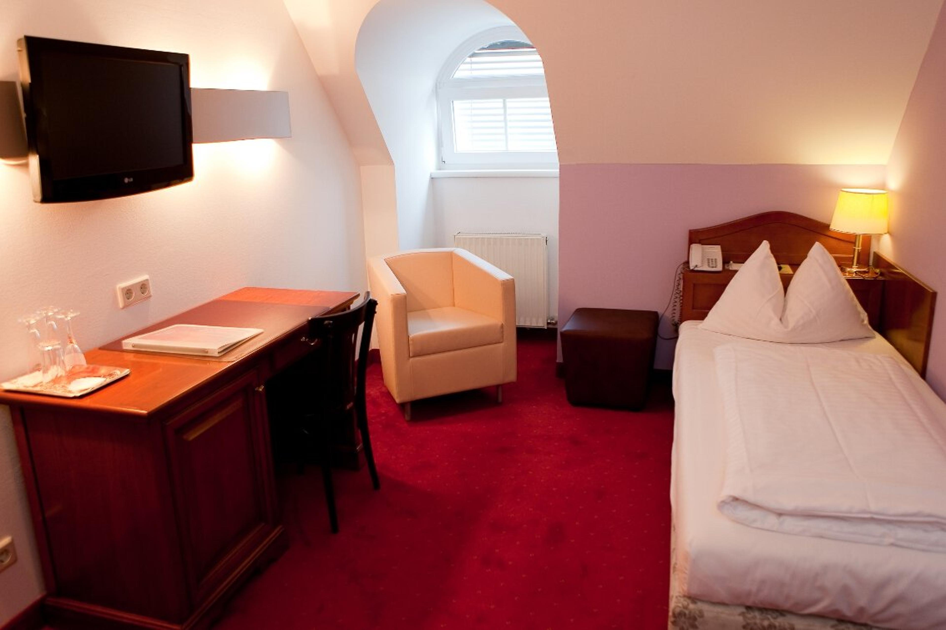 HOTEL AM MIRABELLPLATZ