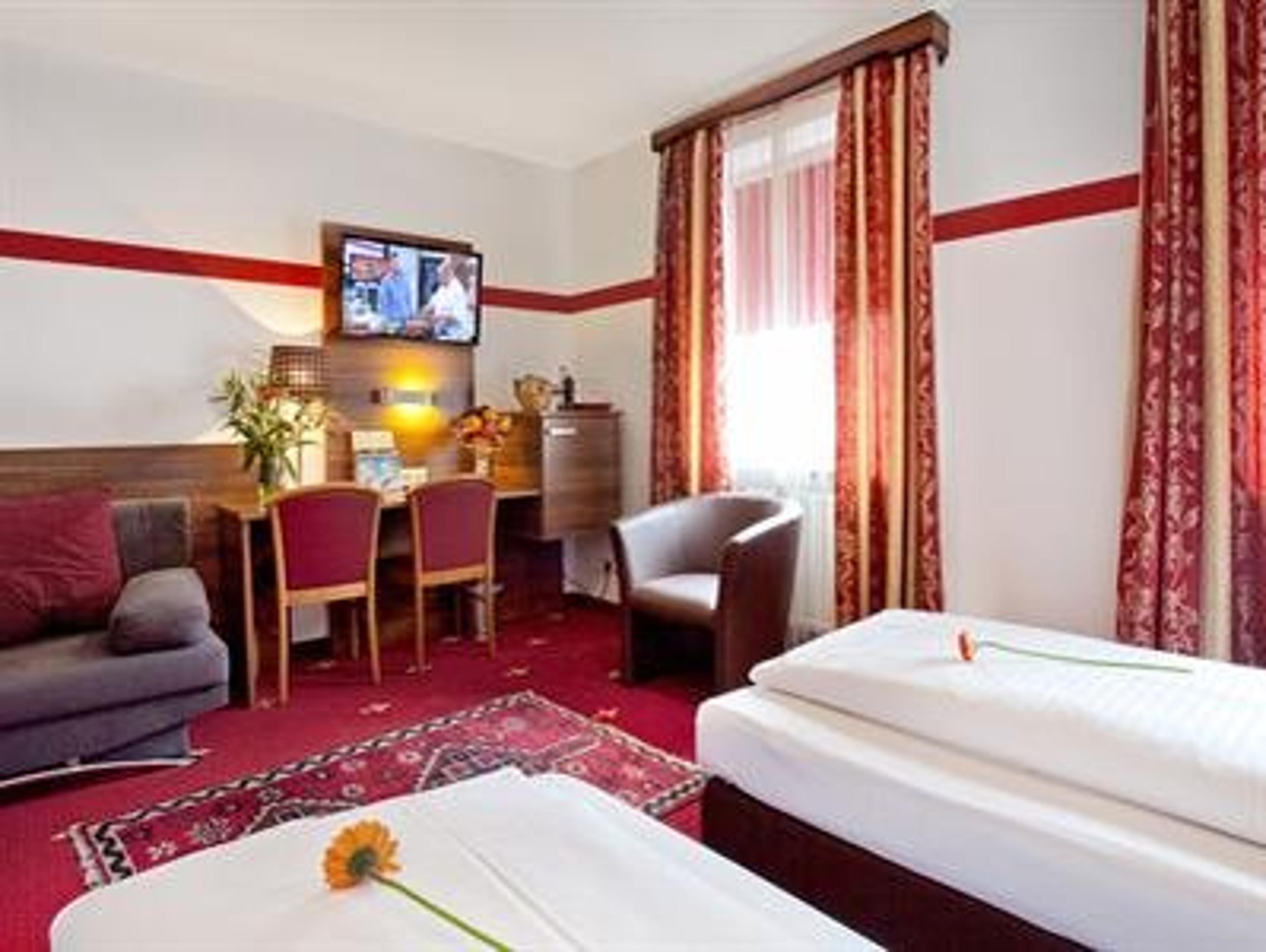 HOTEL BURGSCHMIET