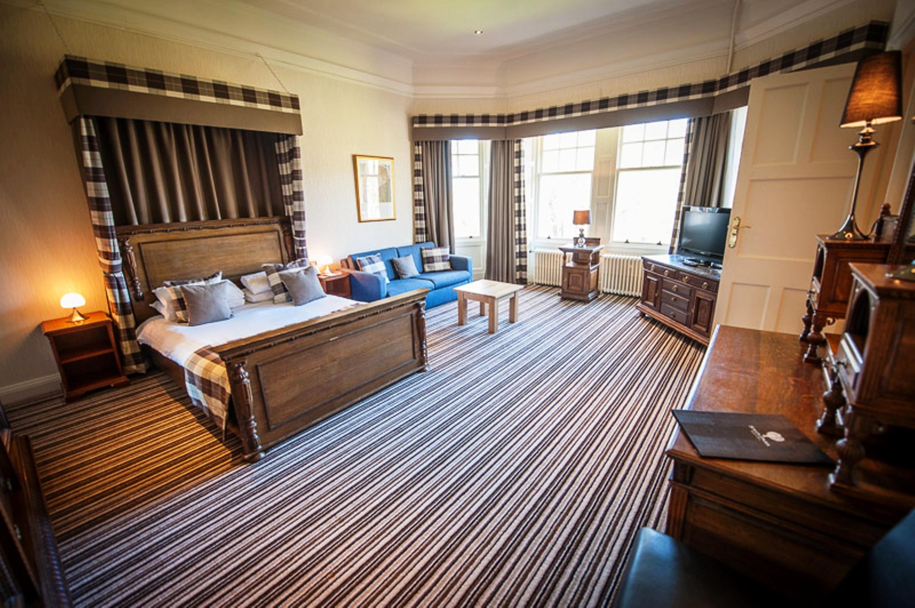 SAVOY PARK HOTEL
