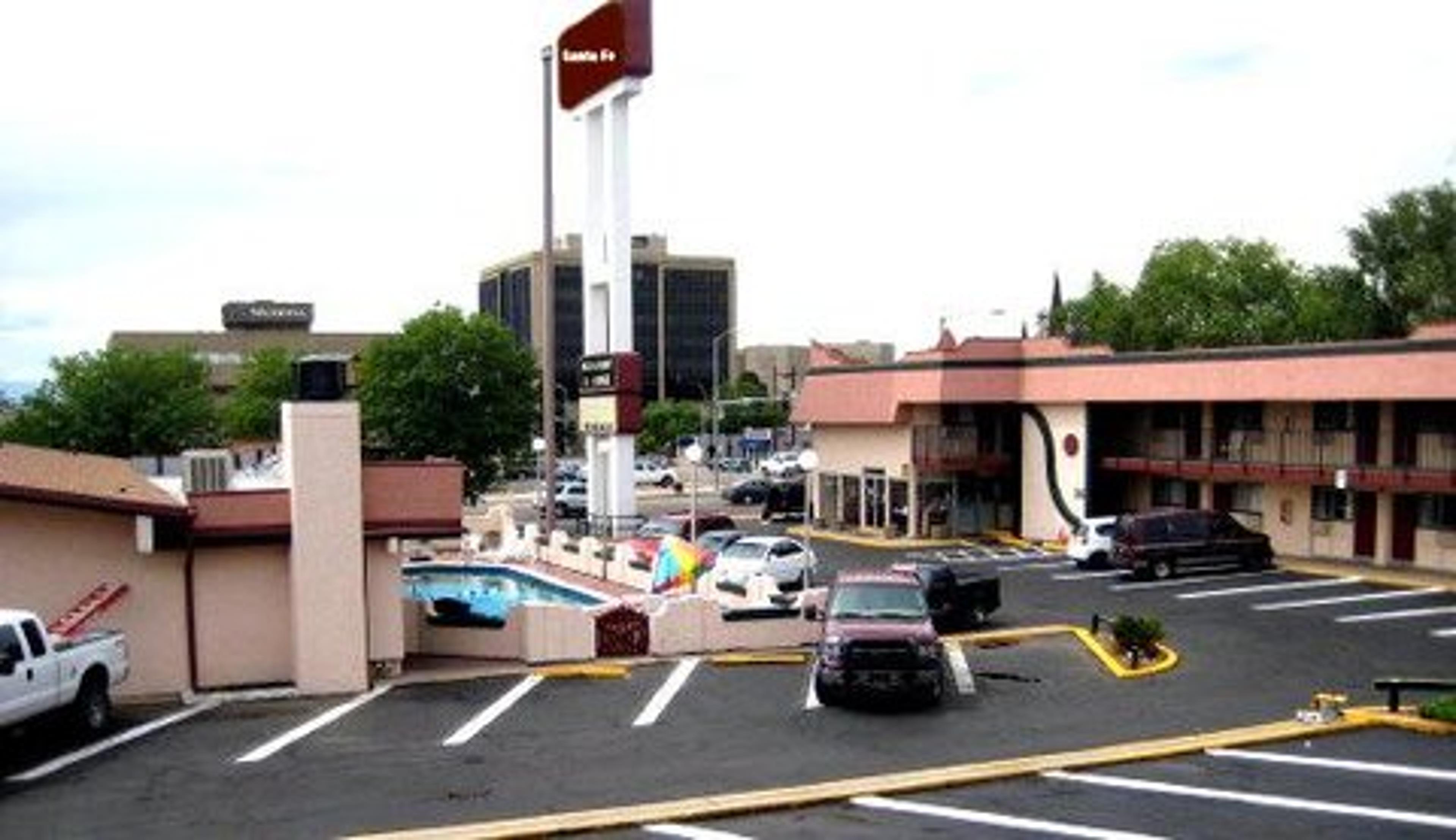 SANTA FE INN PUEBLO