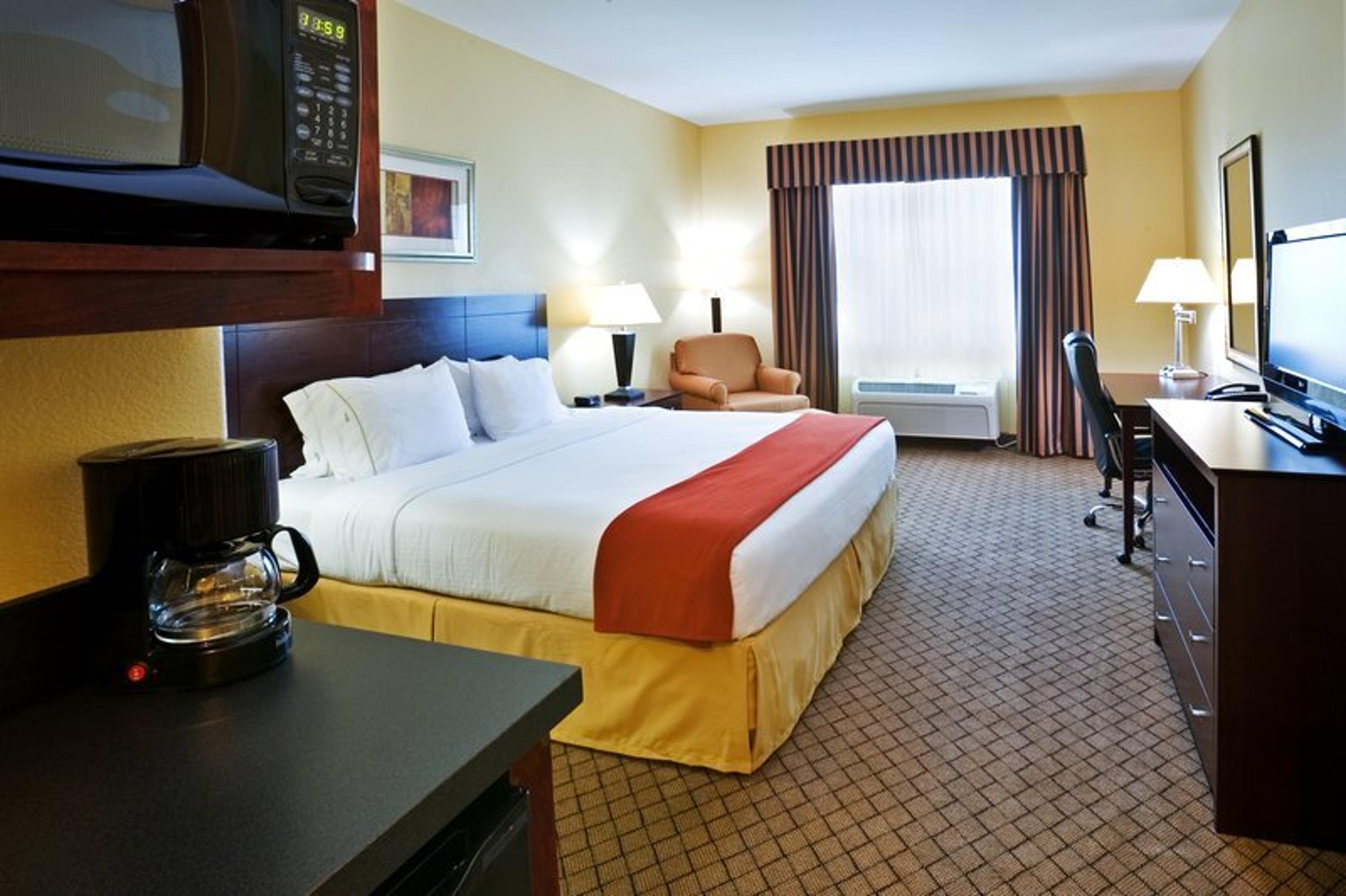 HOLIDAY INN EXP STES NEW BOSTON BY