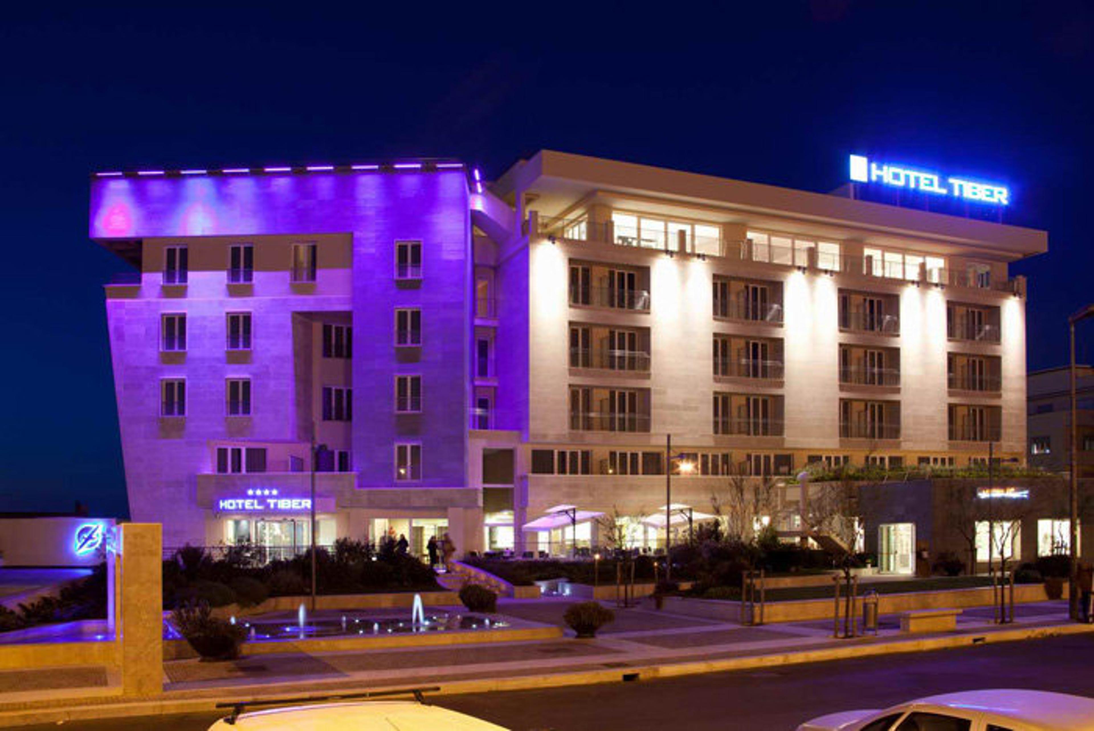 HOTEL TIBER