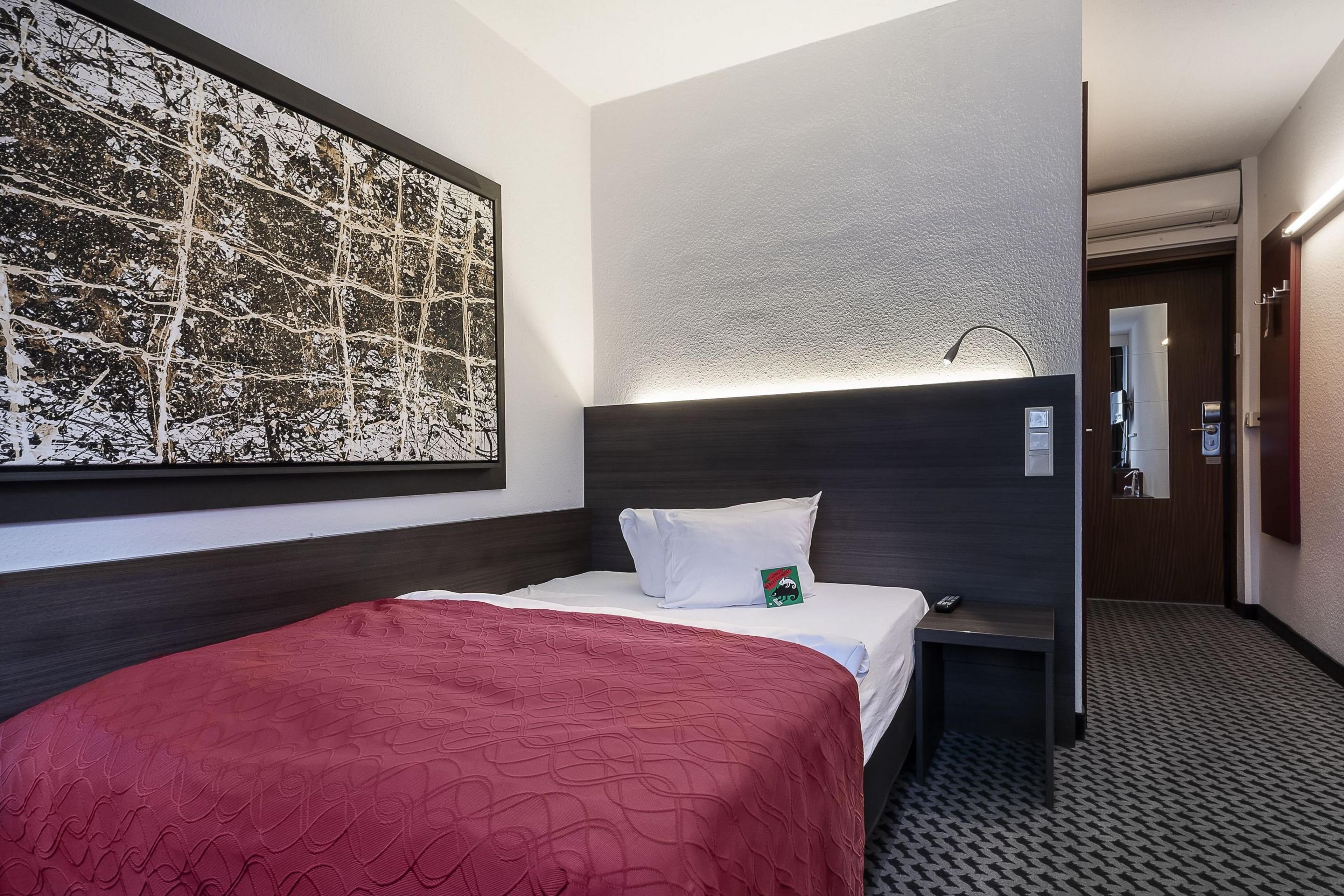 ART AND BUSINESS HOTEL