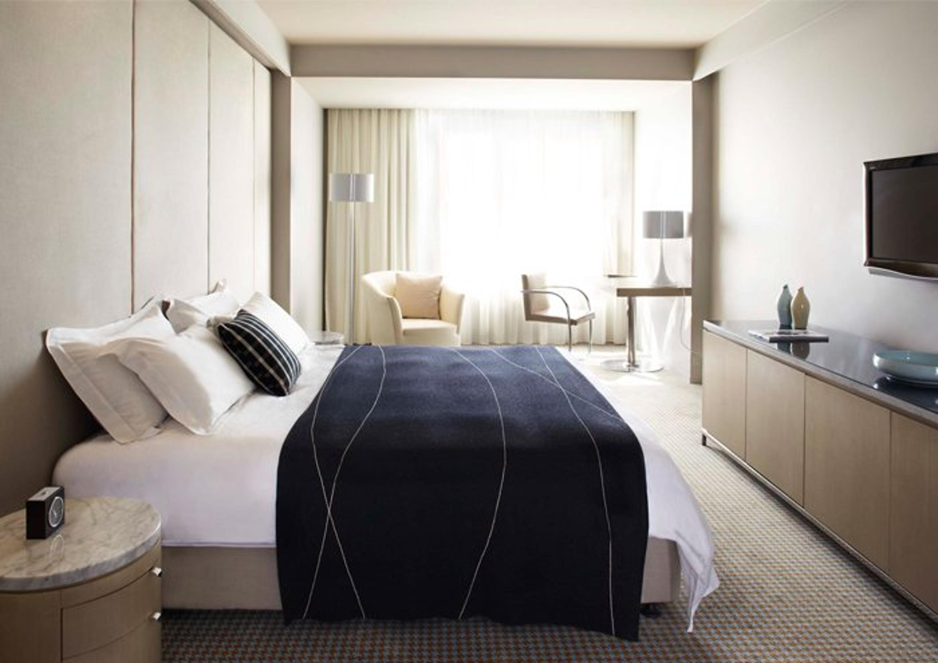 HOTEL REALM