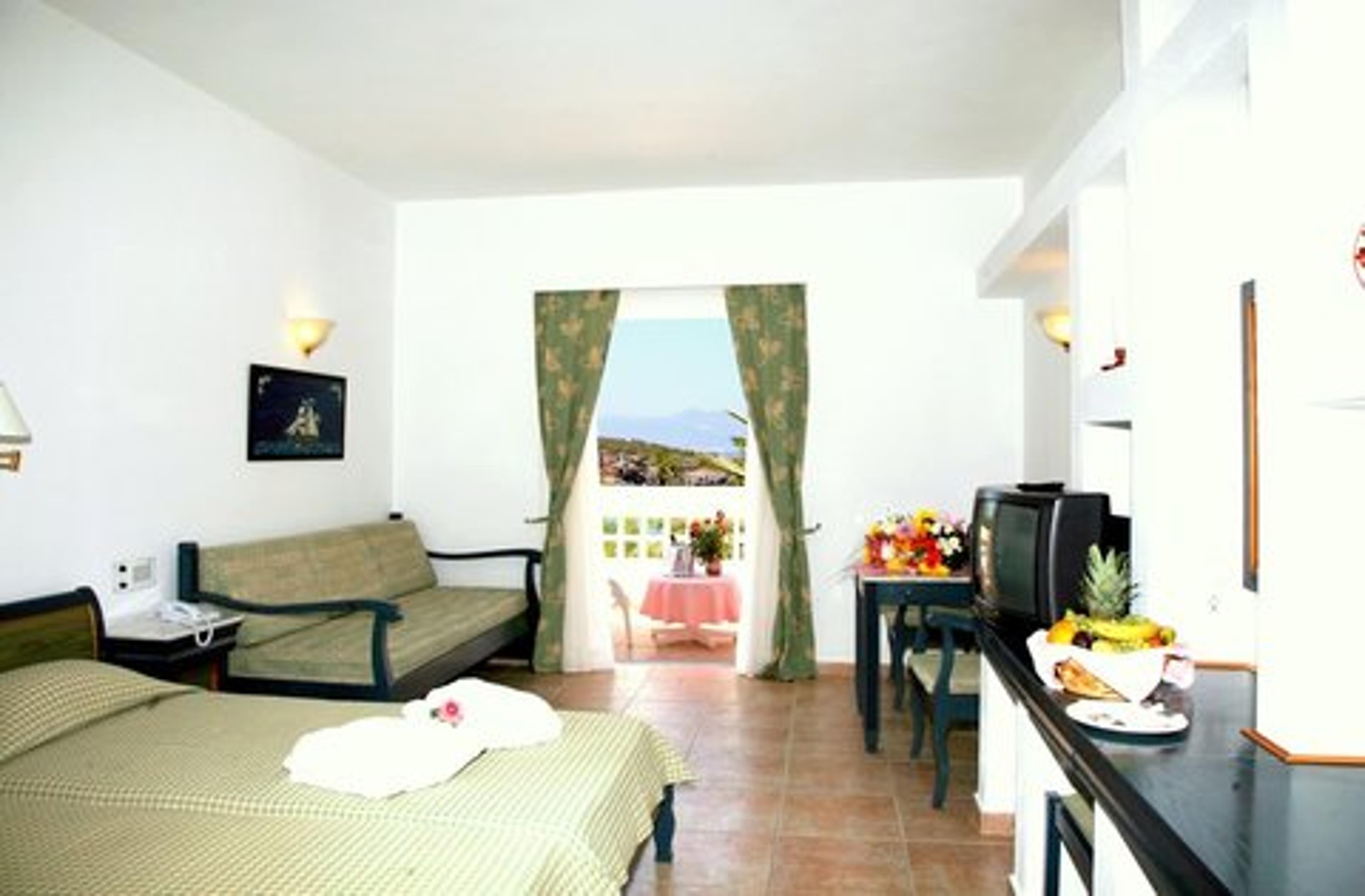 ISTRON BAY HOTEL