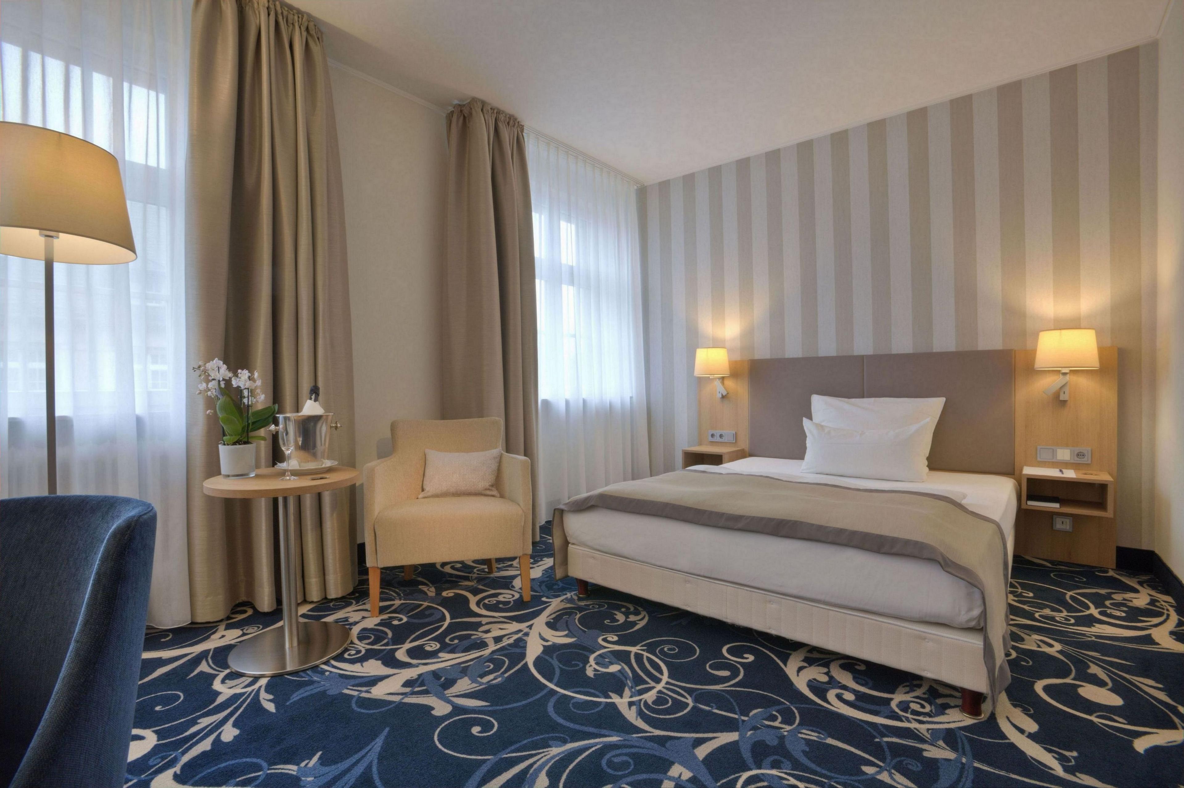 SCHLOSSHOTEL KARLSRUHE