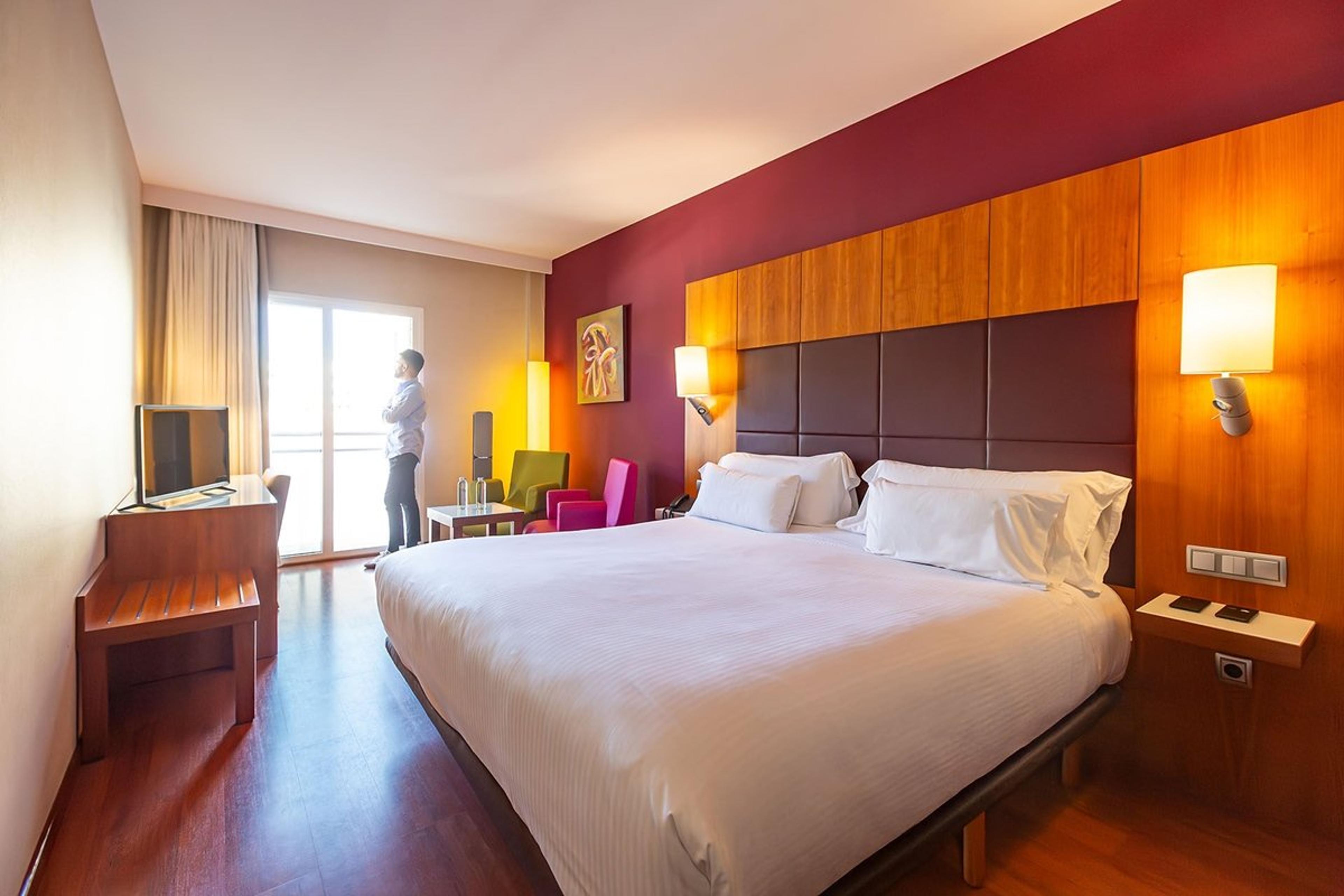 NUM HOTEL