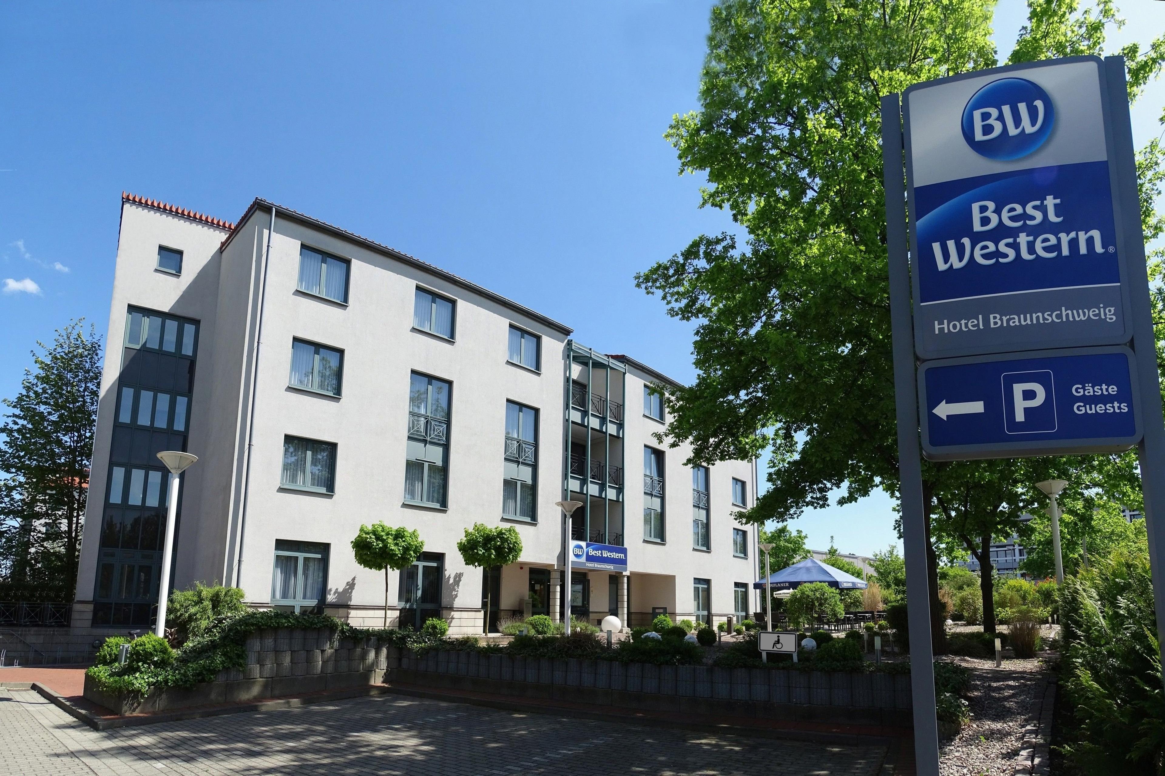 PLAZA INN BRAUNSCHWEIG CITY SUED