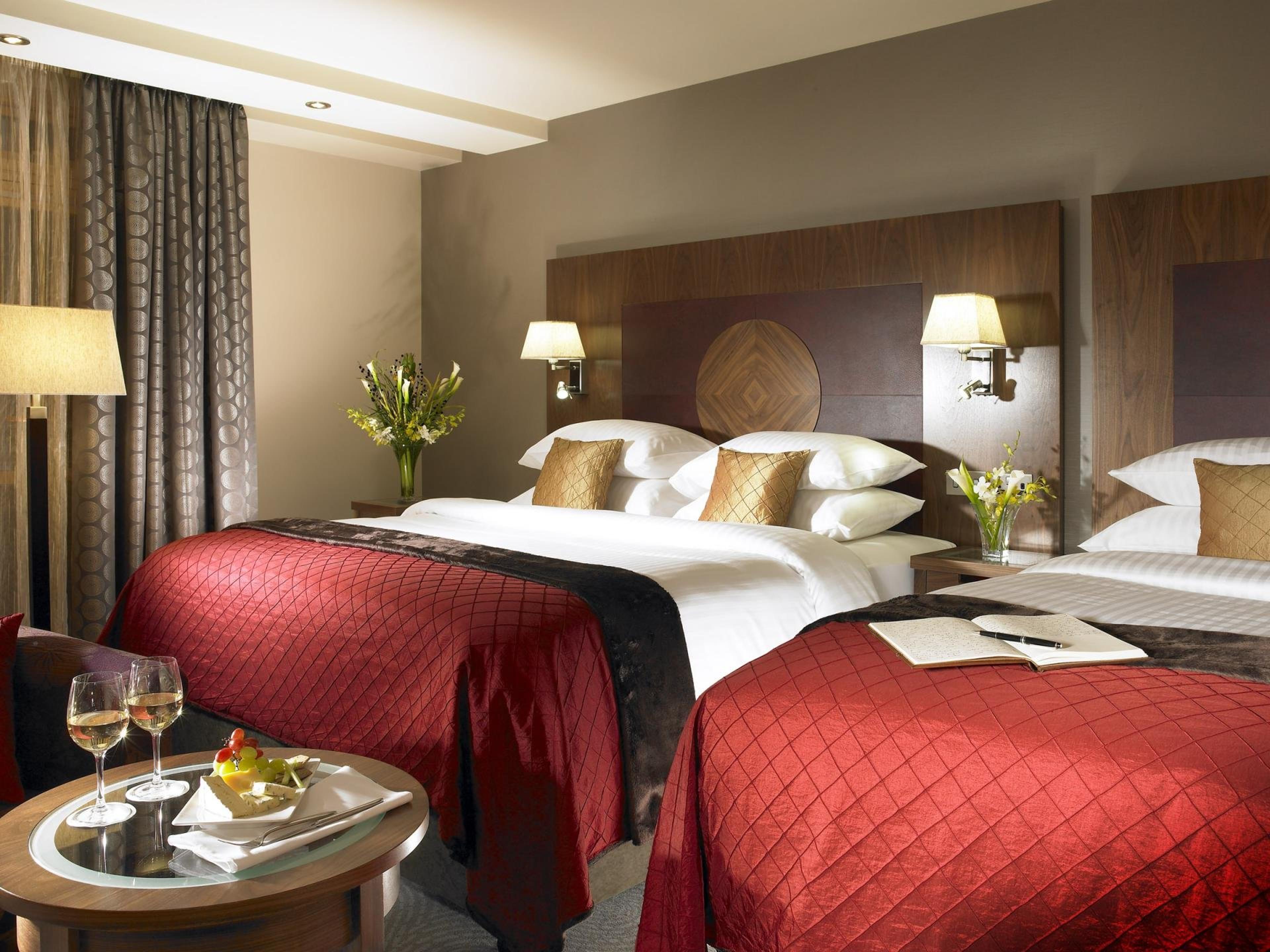 WESTPORT PLAZA HOTEL
