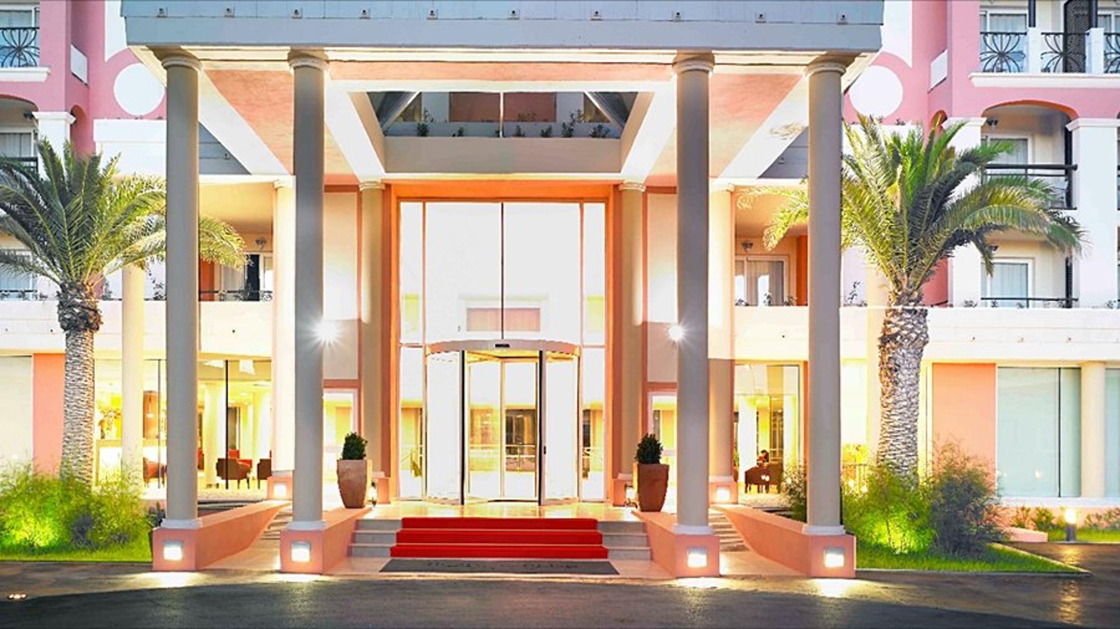 Hotel Photo 1