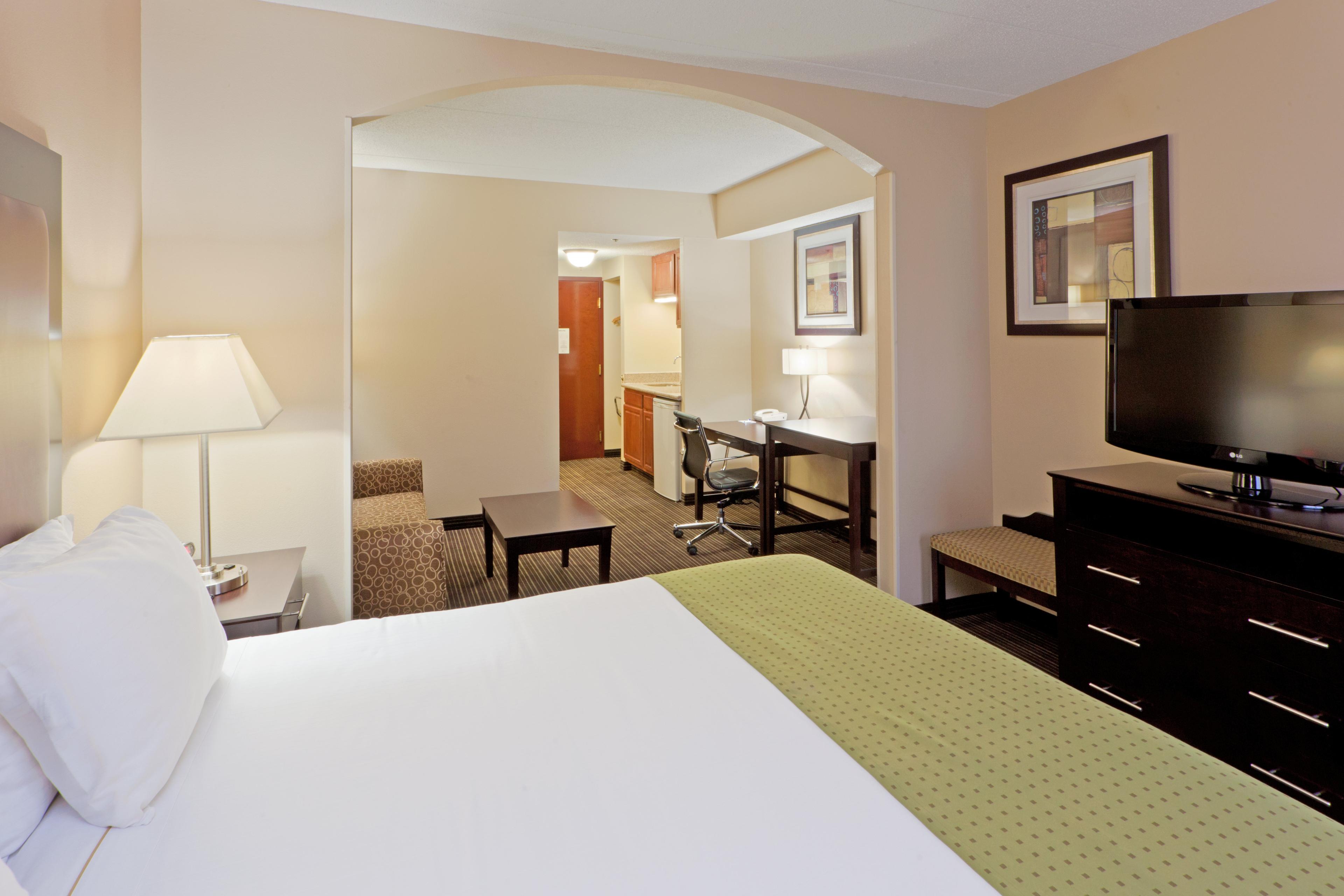 HOLIDAY INN EX STES S CHARLSTN BY I