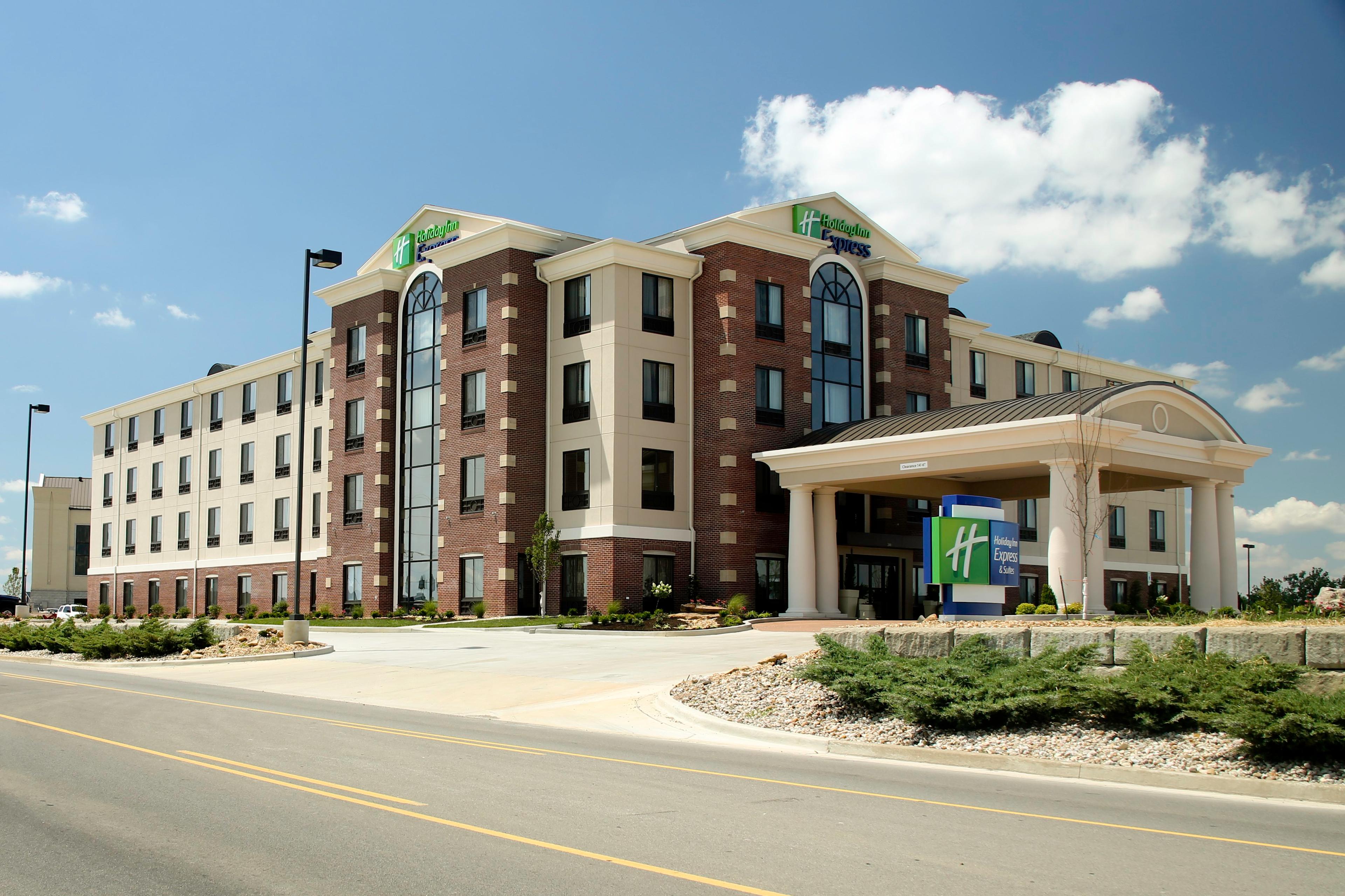HOLIDAY INN EXP STES MARION NE BY I