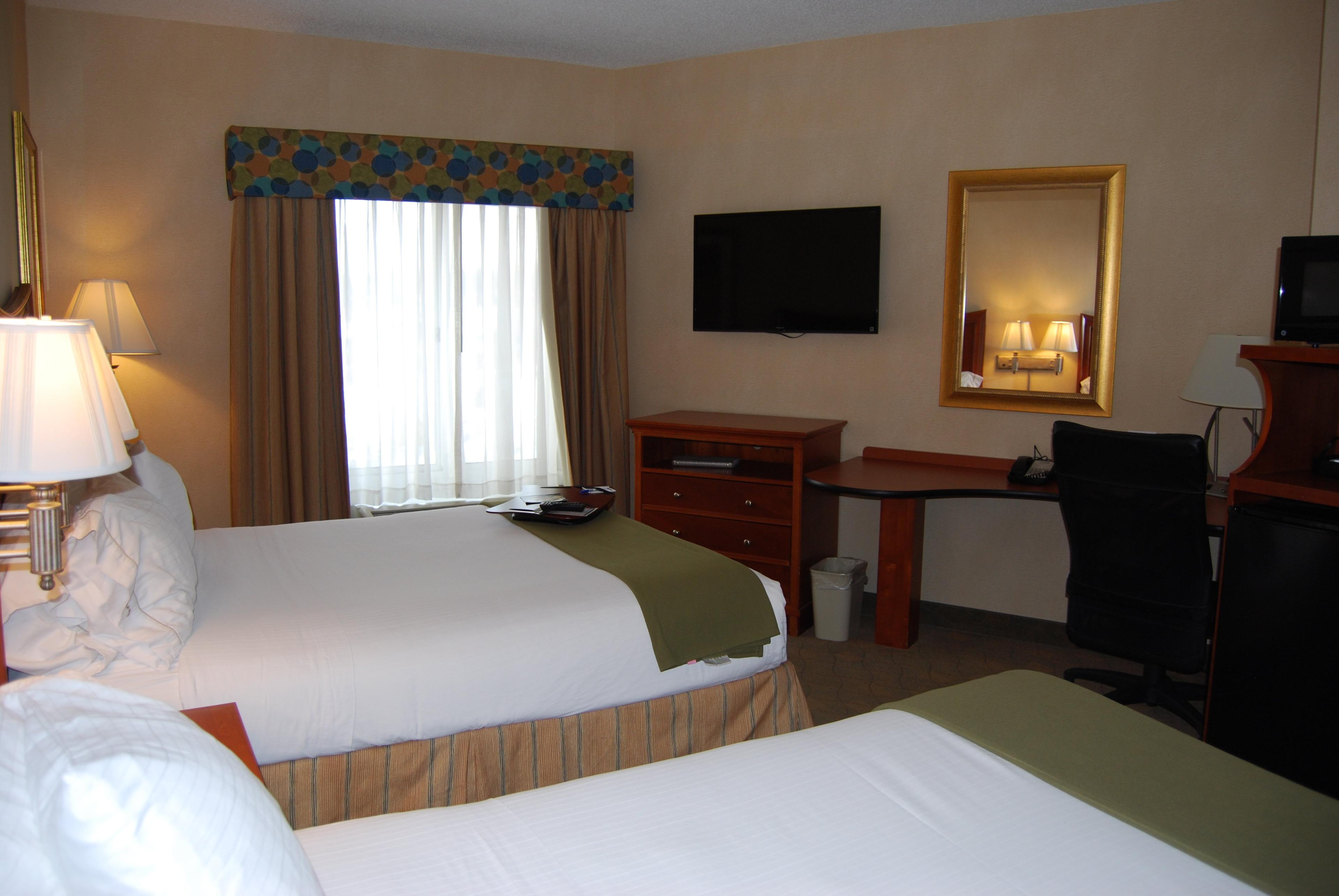 HOLIDAY INN EXP STES AUBURN HI
