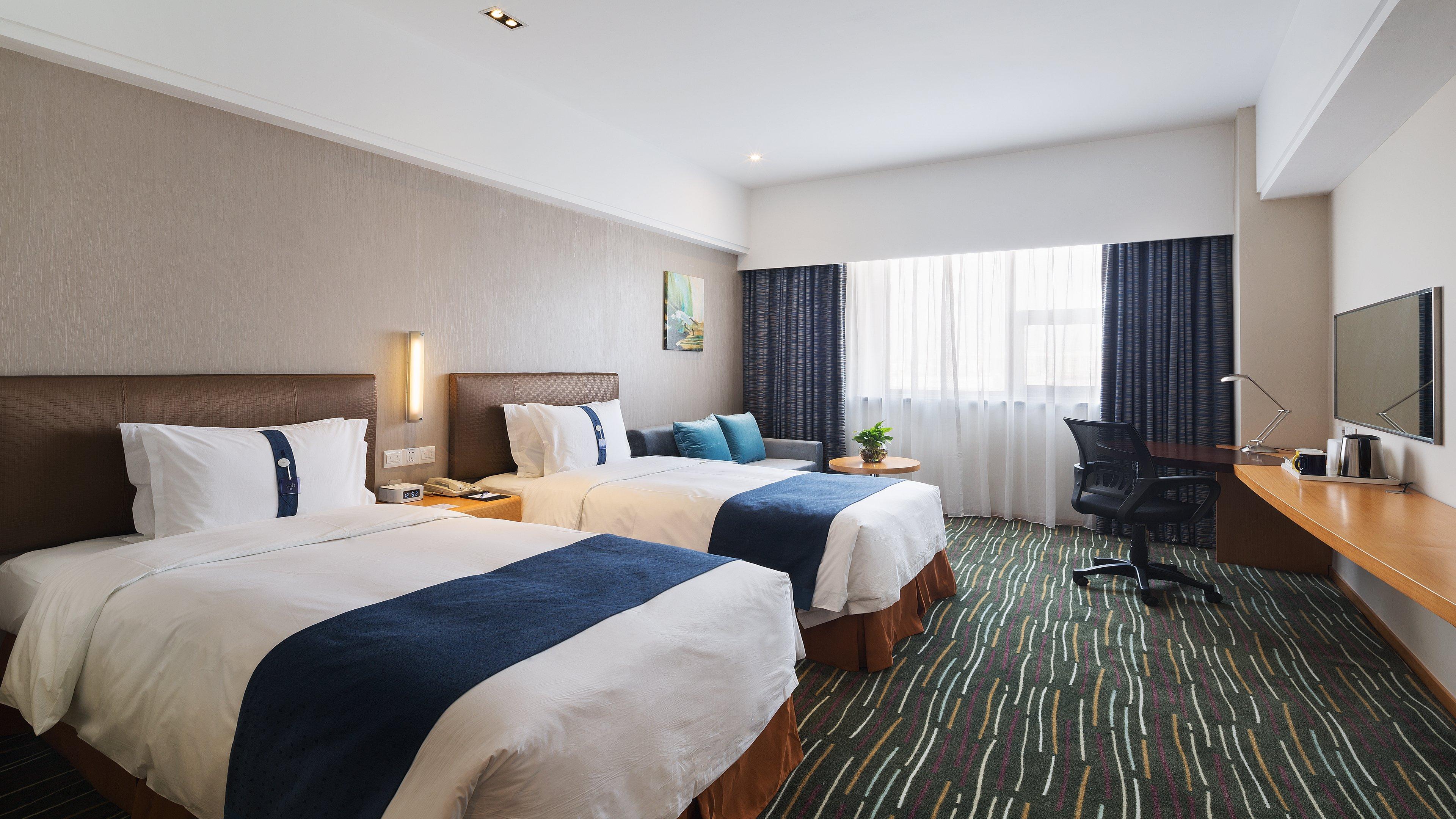 HOLIDAY INN EXP NEW JINQIAO