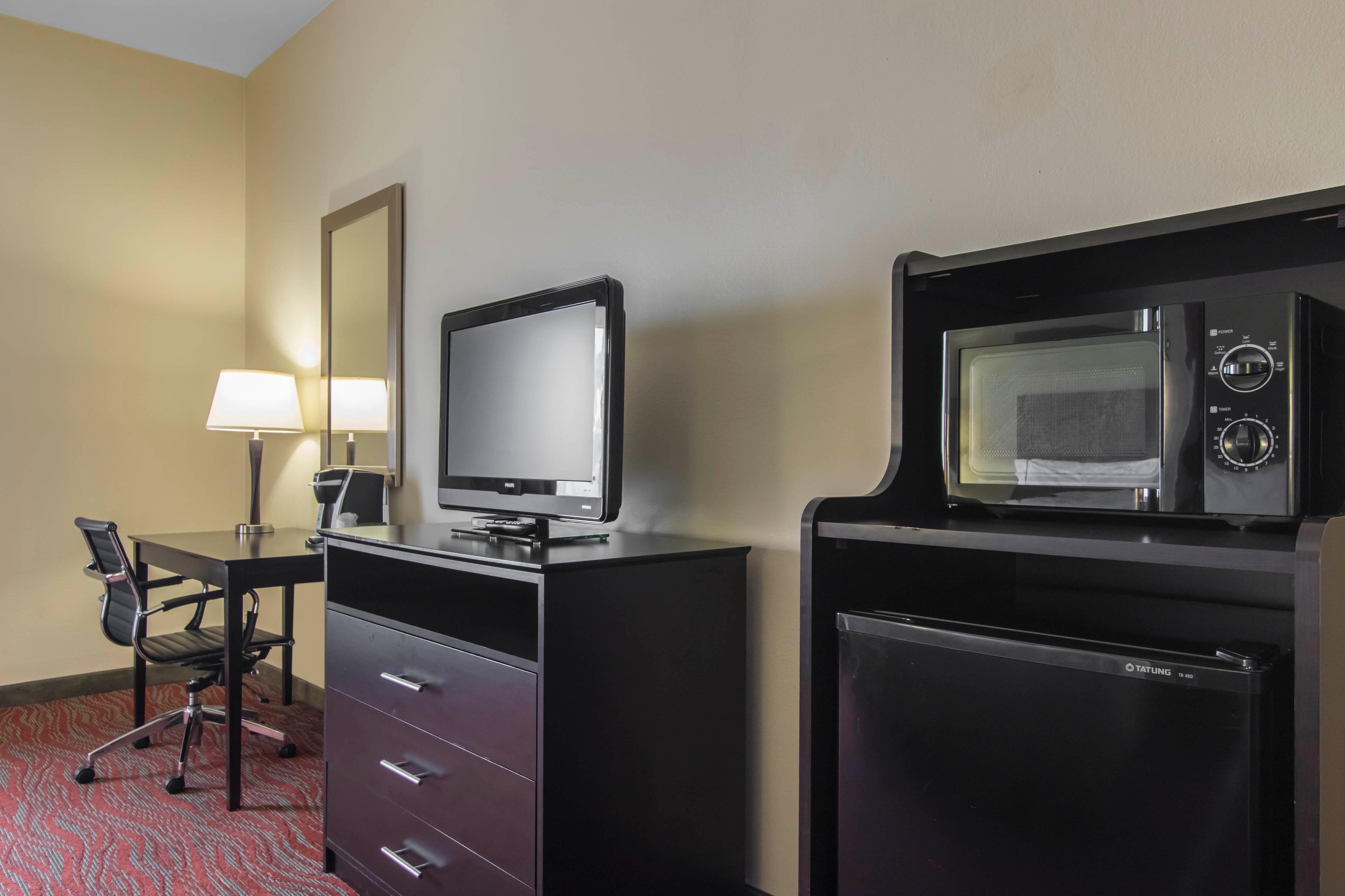 HOLIDAY INN EXP STES CULLMAN BY IHG