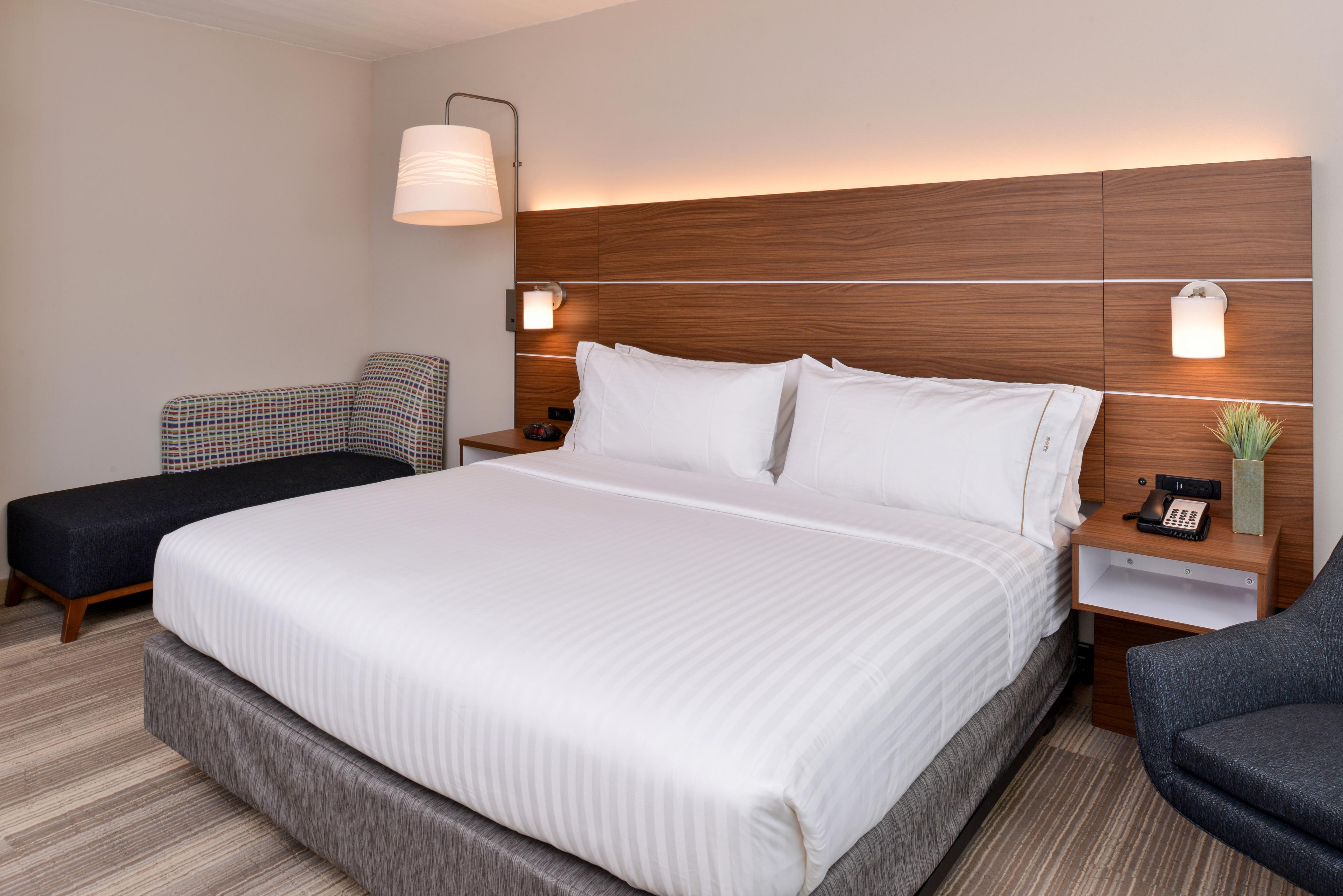 HOLIDAY INN EXP STES SALEM BY IHG