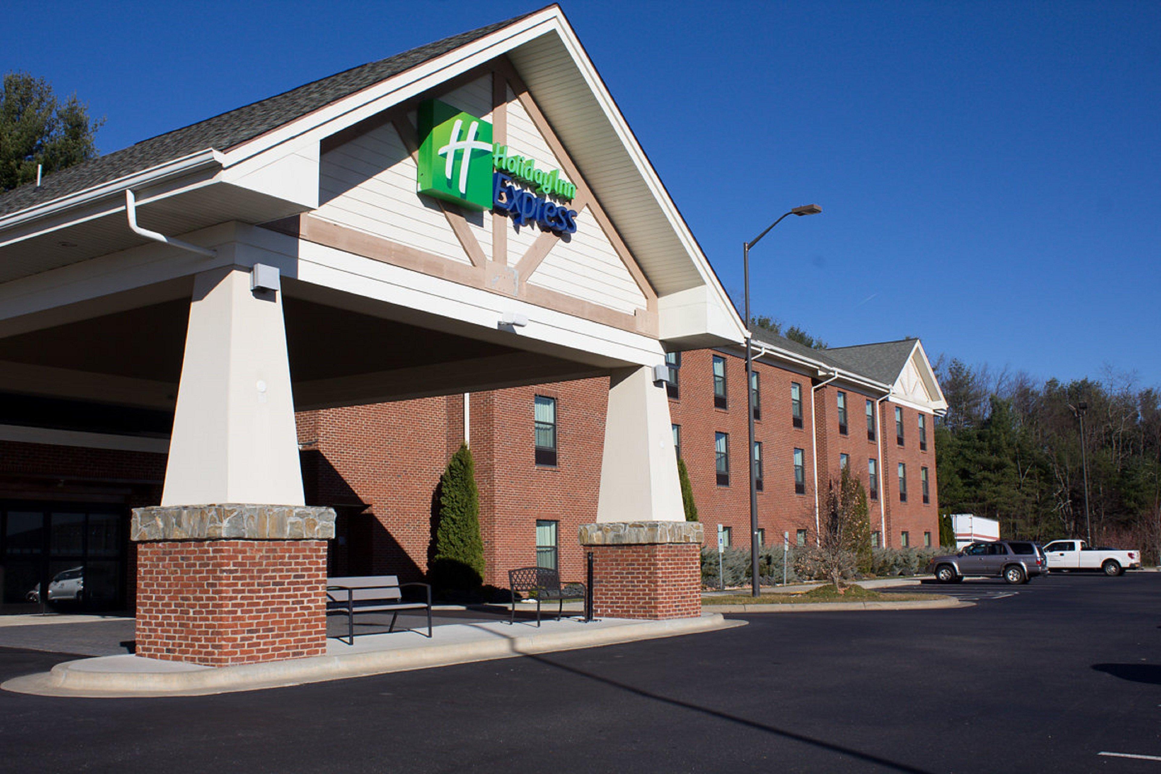 HOLIDAY INN EXP WEST JEFFERSON BY I