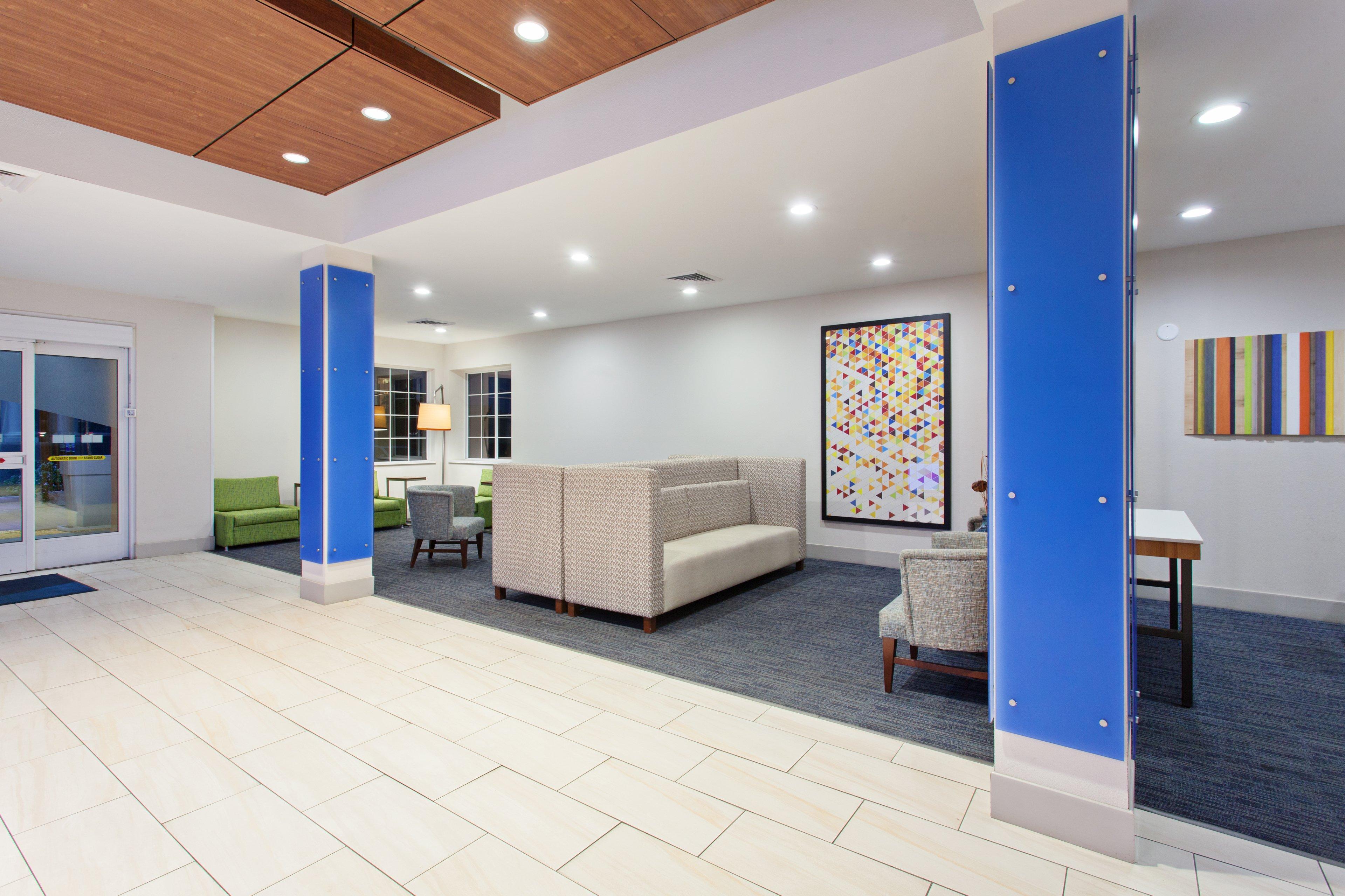 HOLIDAY INN EXP STES CORONA BY IHG