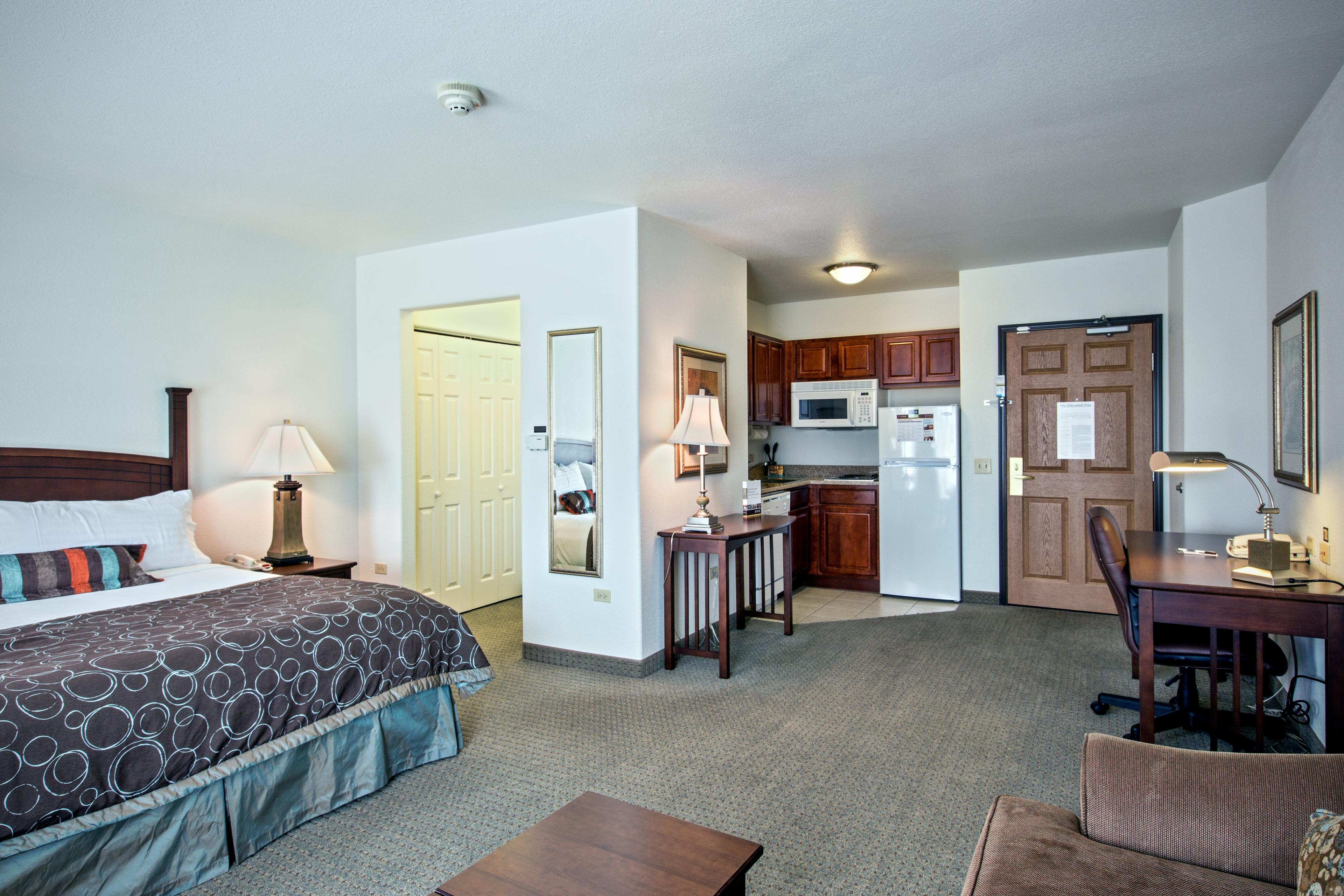 STAYBRIDGE SUITES ROCKFORD