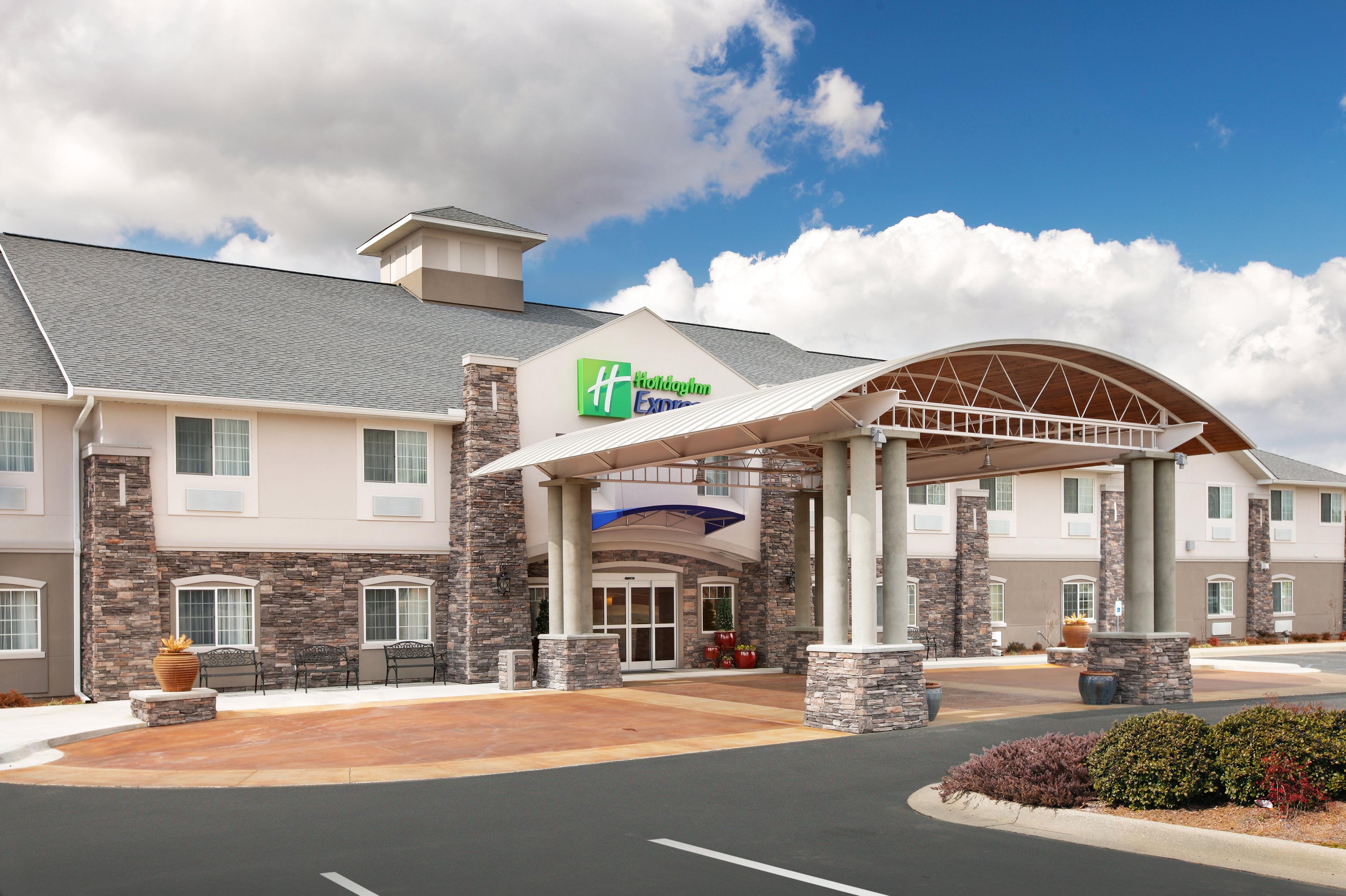 HOLIDAY INN EXPRESS MONTICELLO BY I