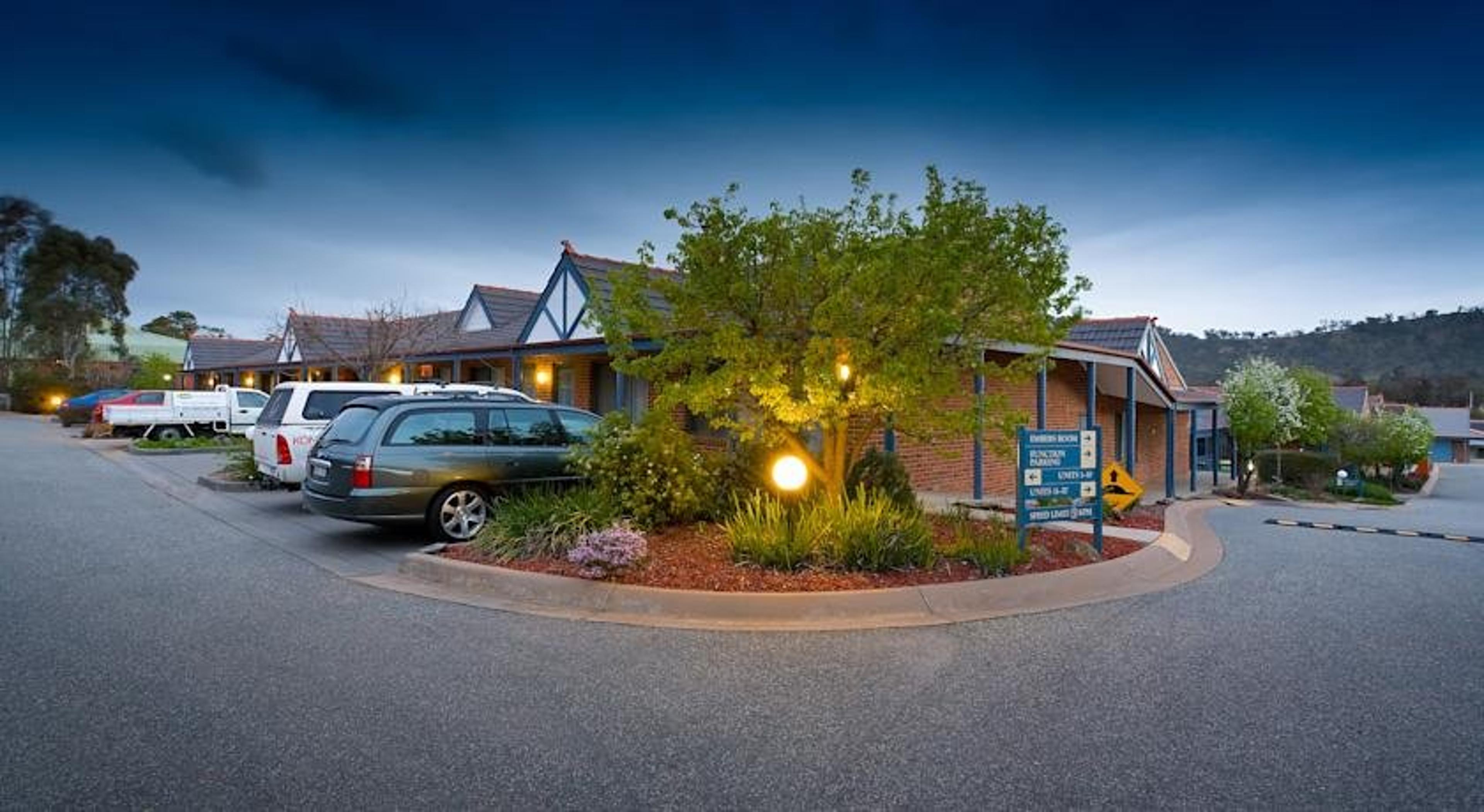 BLAZING STUMP MOTEL AND SUITES