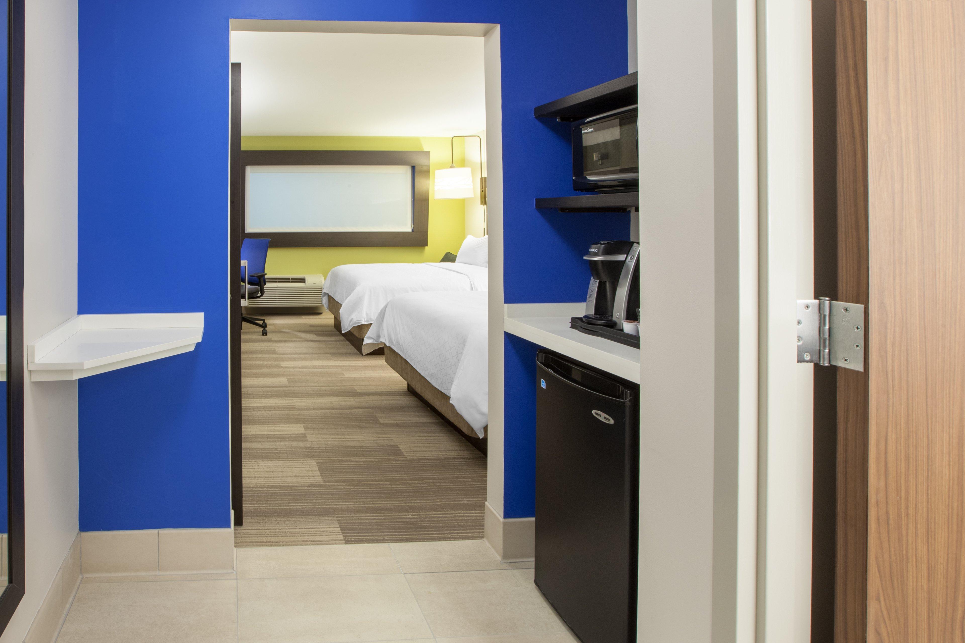 HOLIDAY INN EXP STES WOODSTOCK BY I