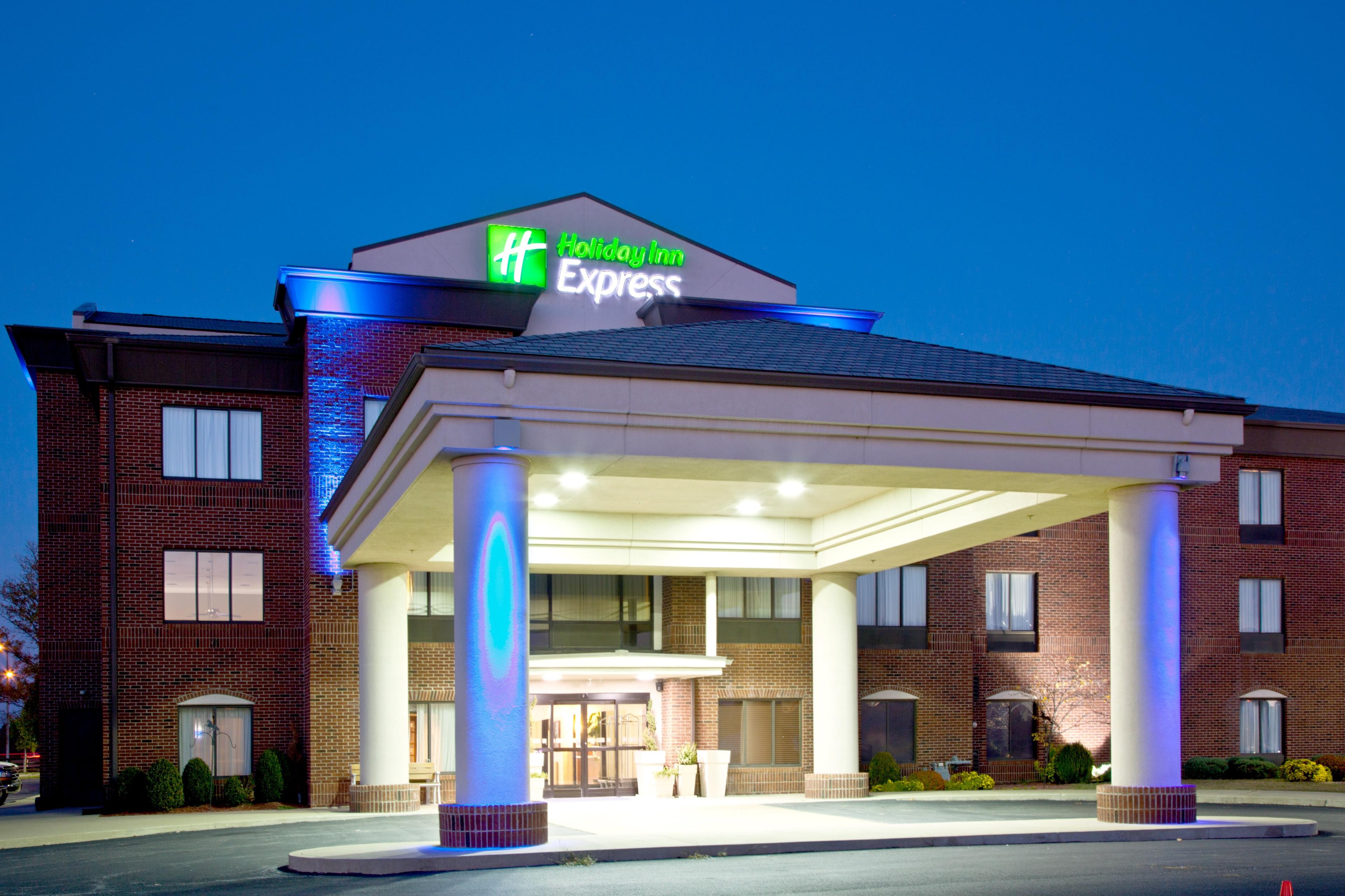 HOLIDAY INN EXP STES SHELBYVIL BY I
