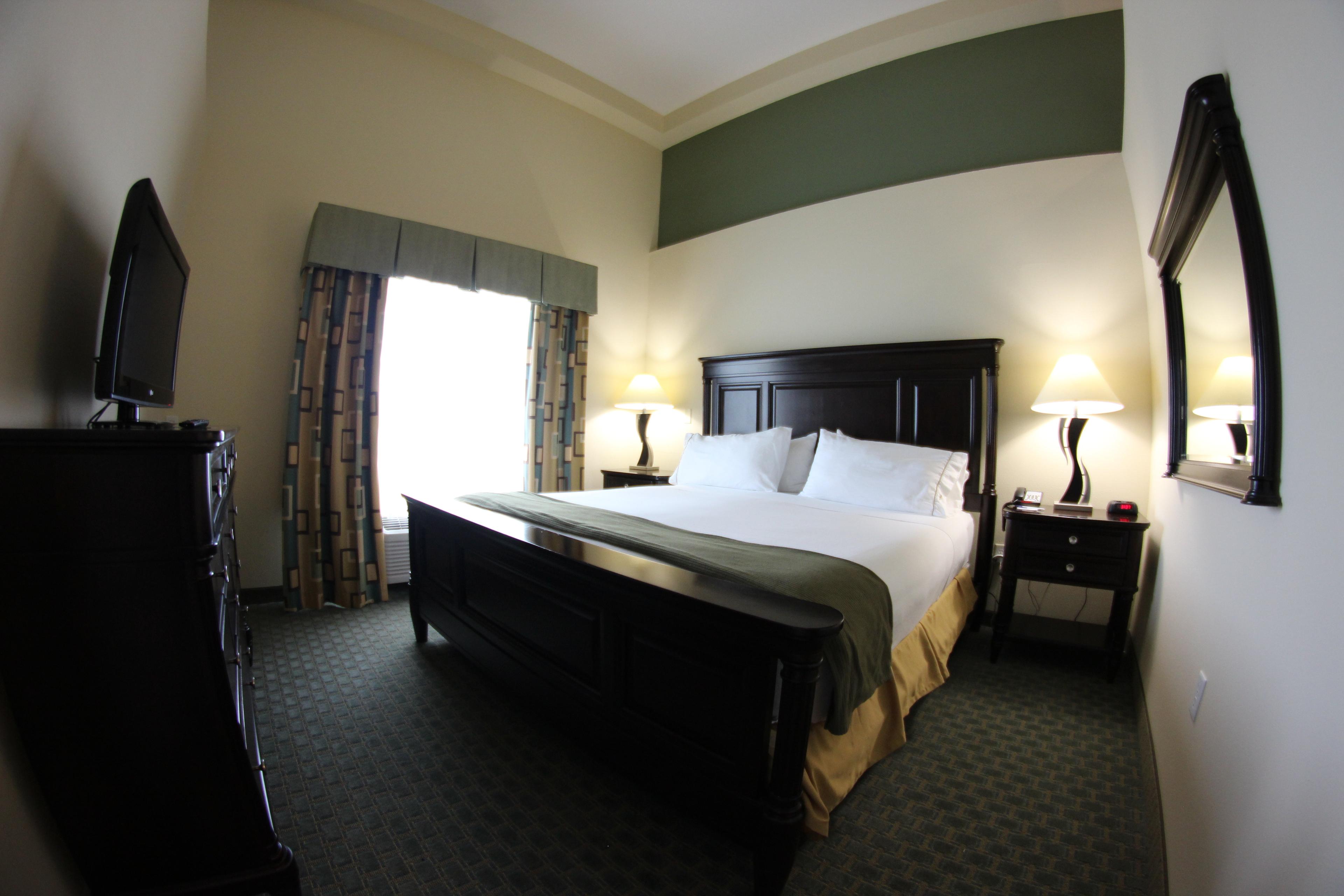 Holiday Inn Express & Suites Cocoa by IHG