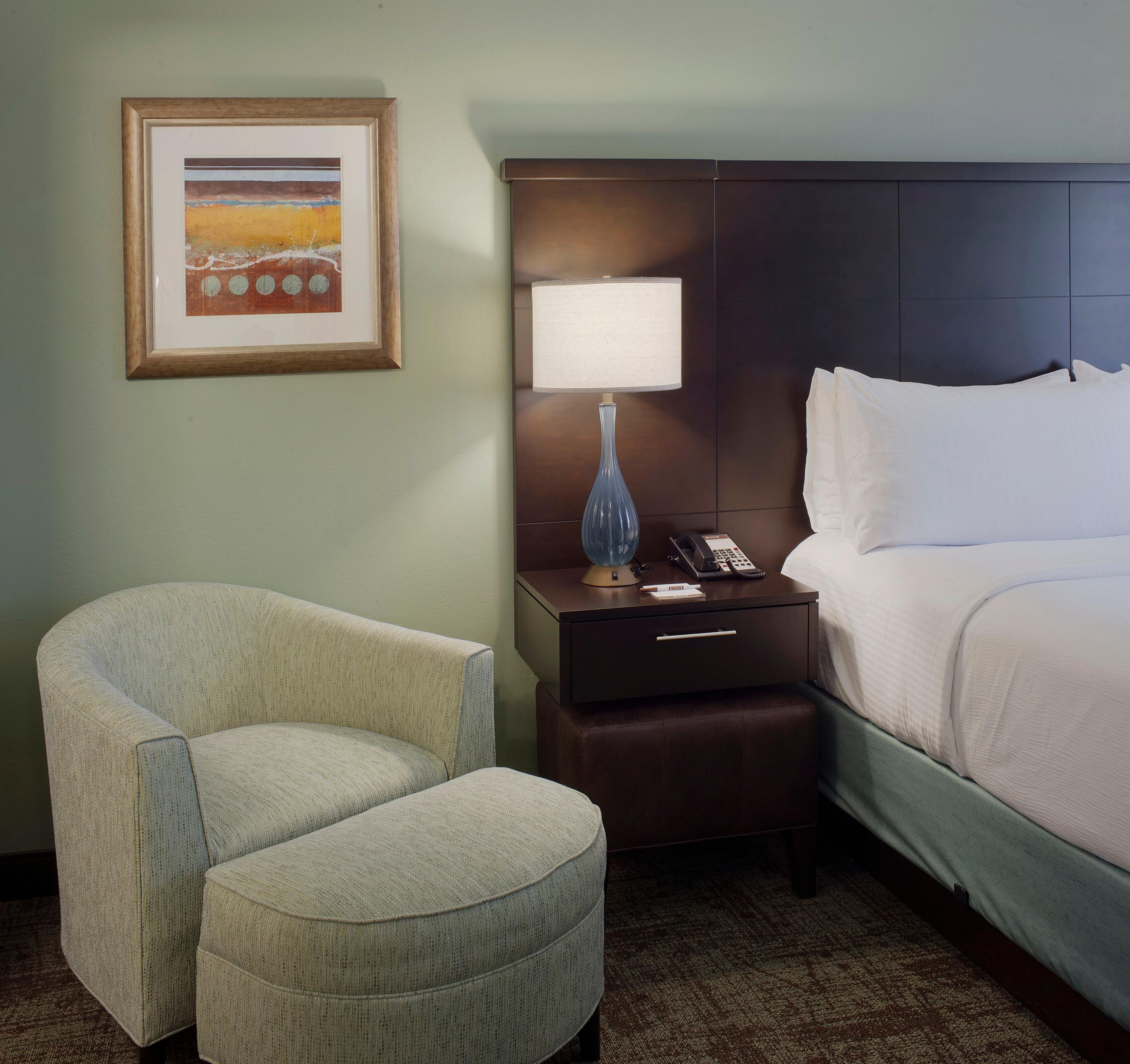 STAYBRIDGE STES UNIV OF AR BY IHG