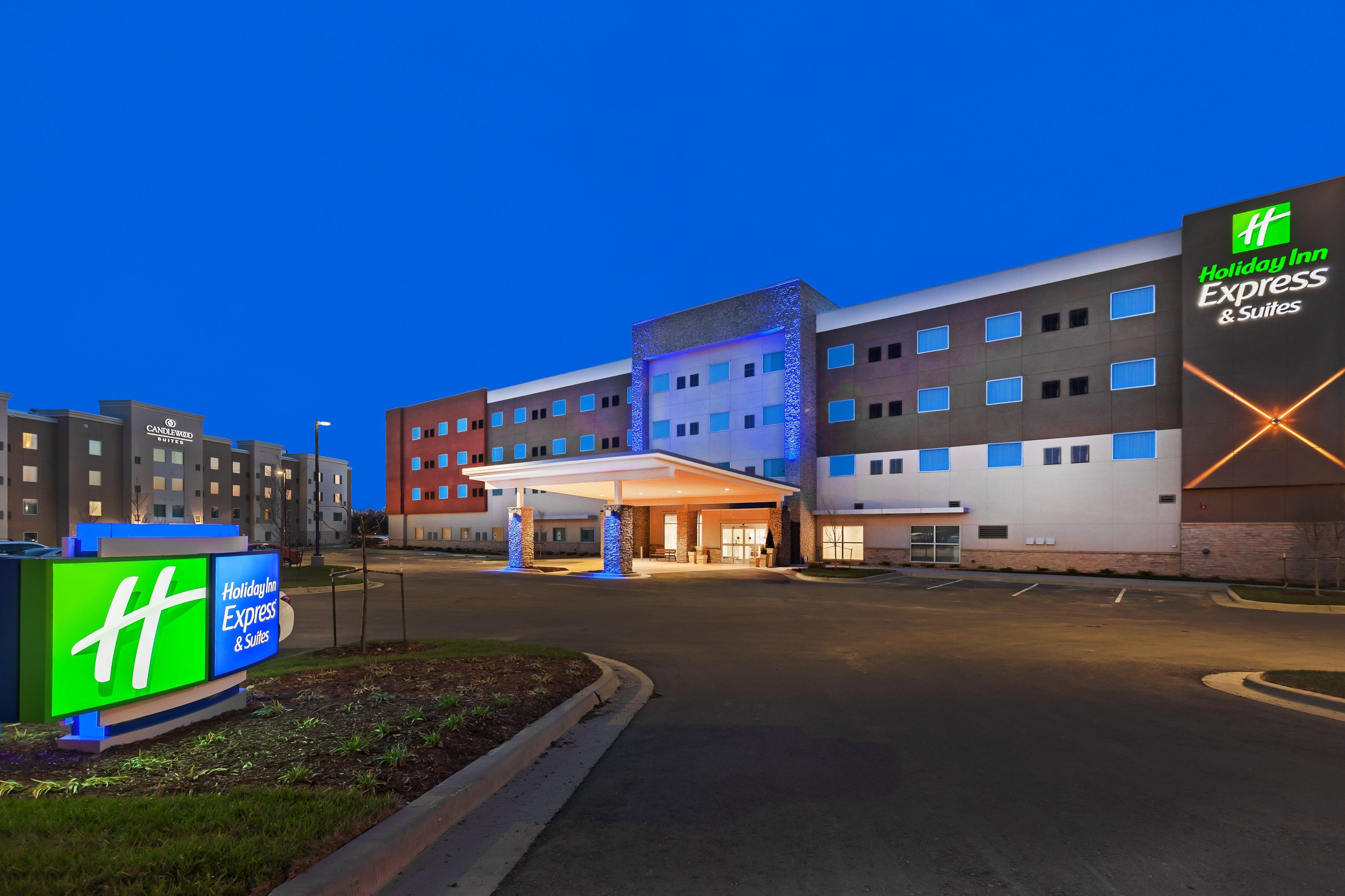 HOLIDAY INN EXP STES LENEXA BY IHG