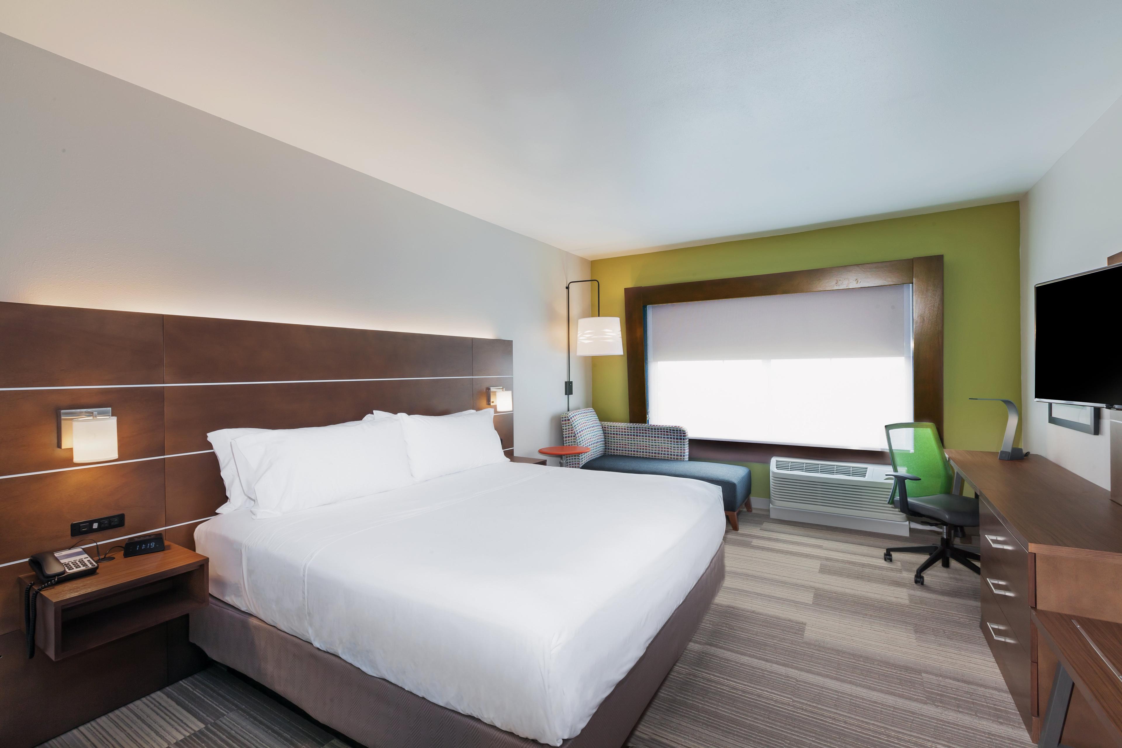 HOLIDAY INN EXP STES CHANUTE BY IHG