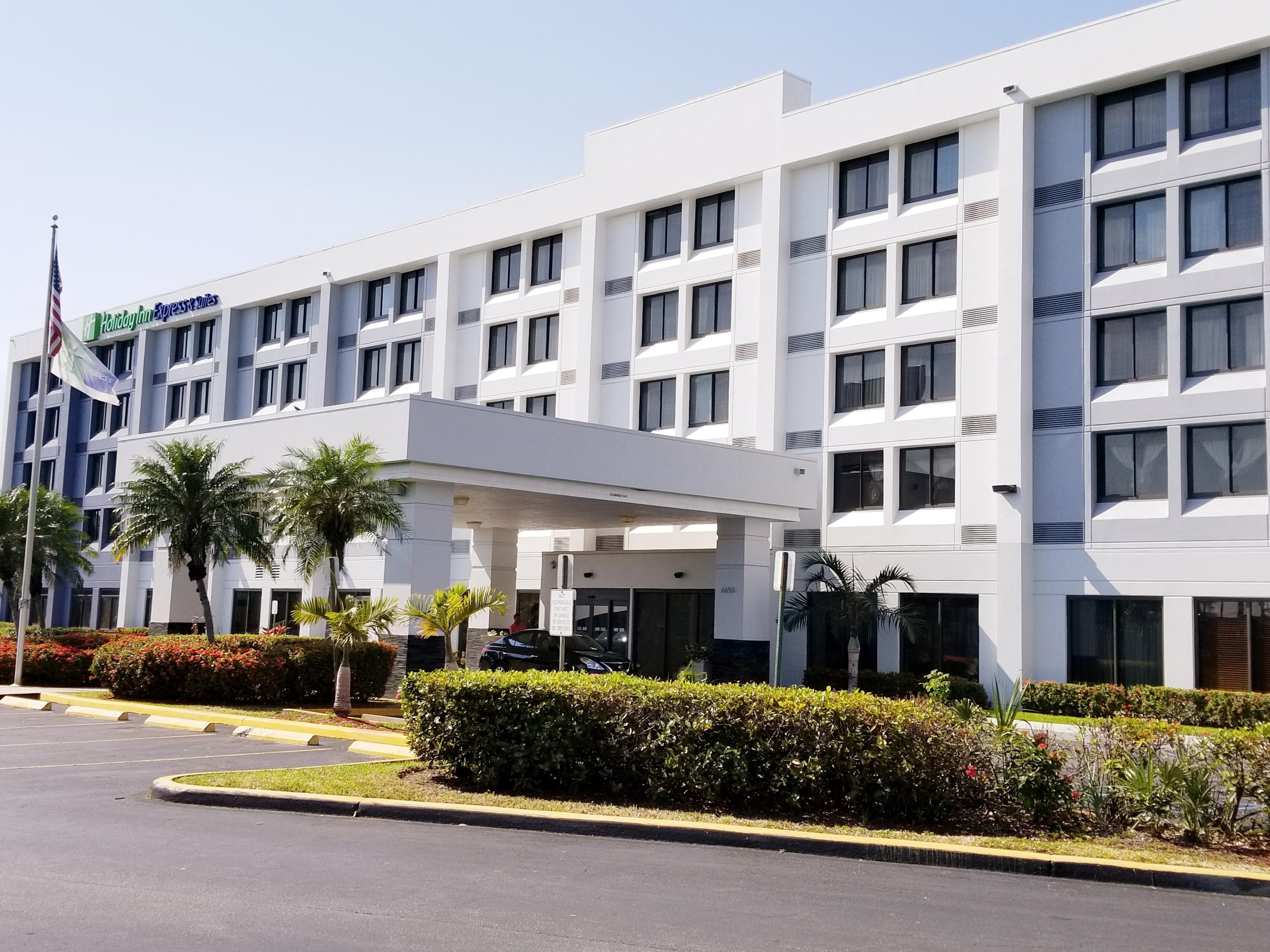 HOLIDAY INN EXP STES HIALEAH BY IHG