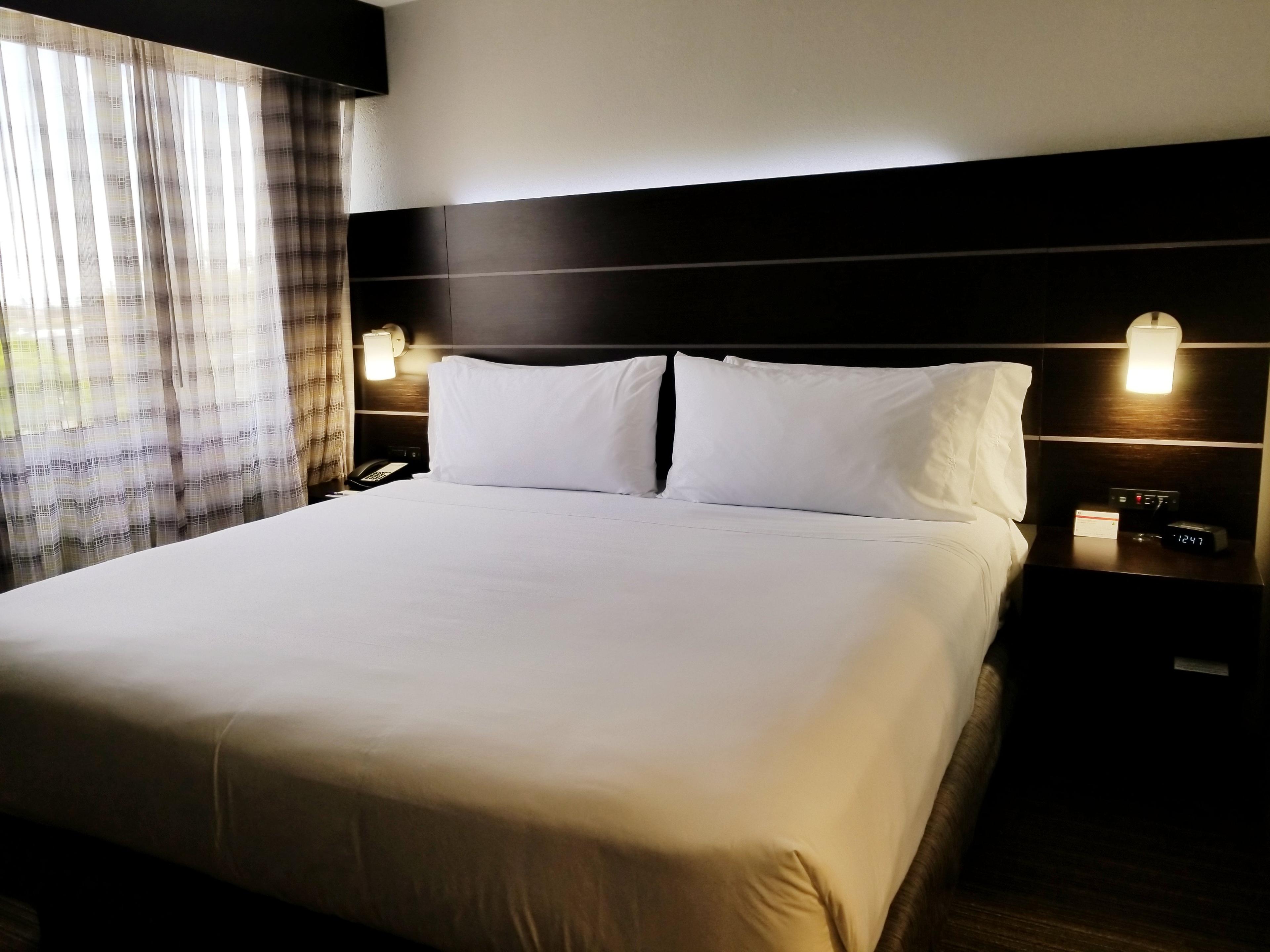 HOLIDAY INN EXP STES HIALEAH BY IHG