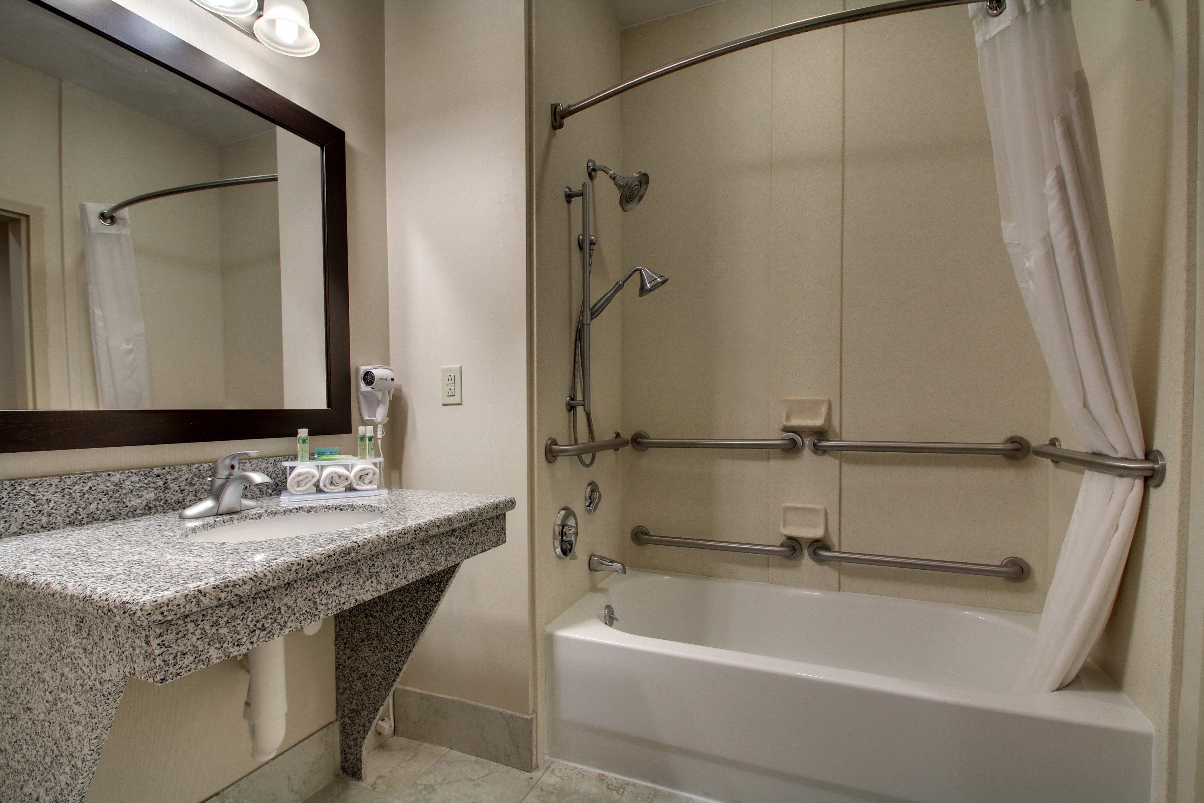 HOLIDAY INN EXP STES WINONA N BY IH