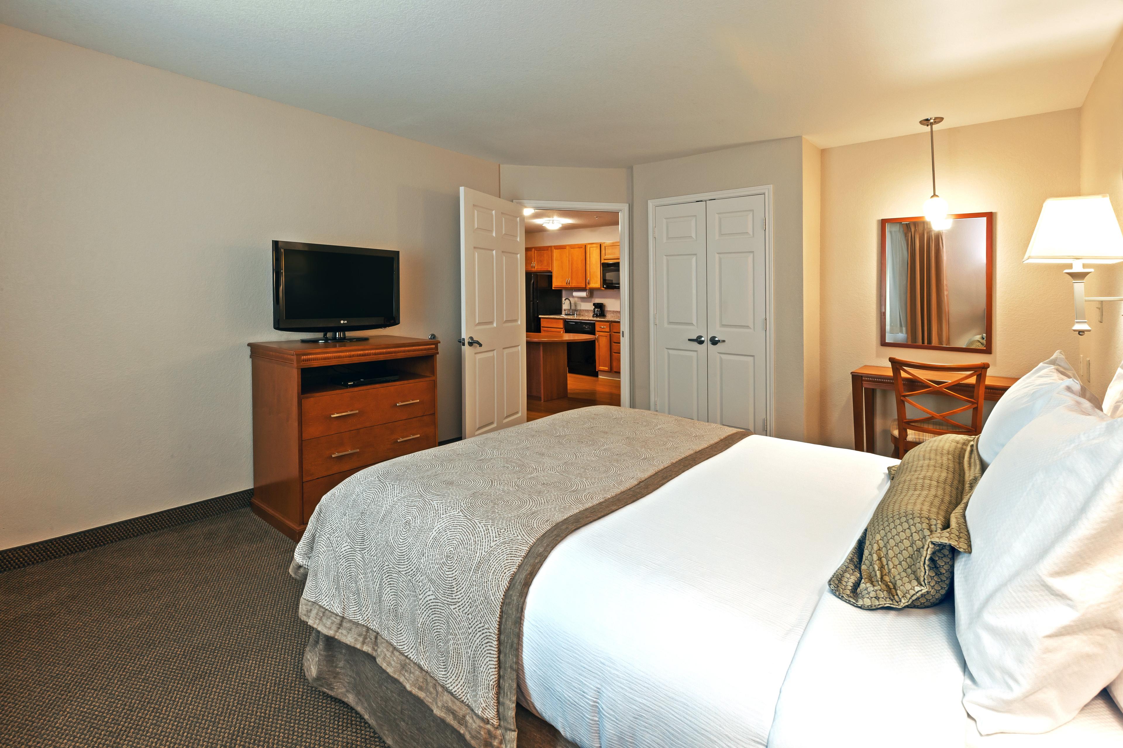 CANDLEWOOD SUITES PEARLAND BY IHG