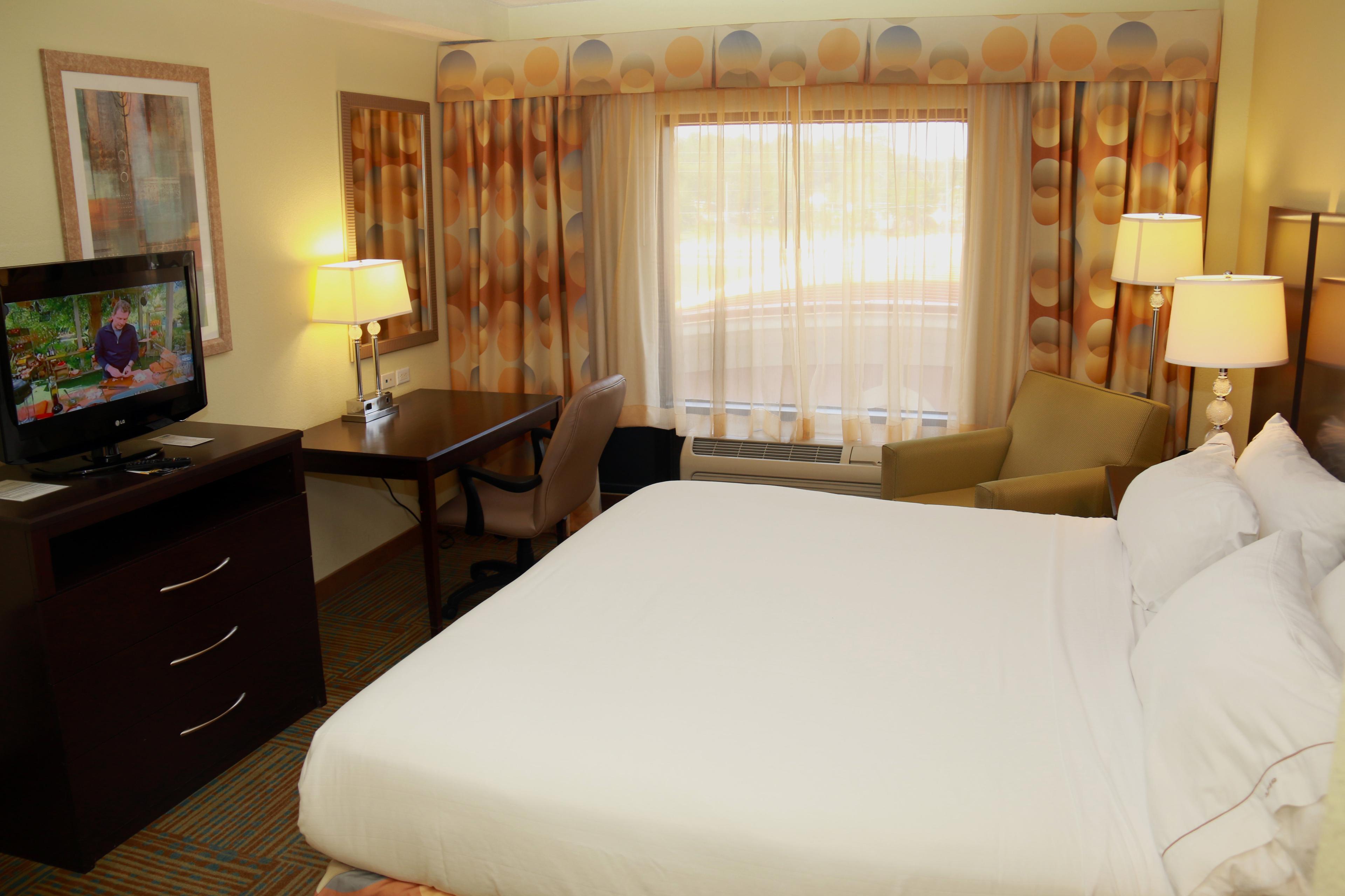 HOLIDAY INN EXP STES PERRY BY IHG