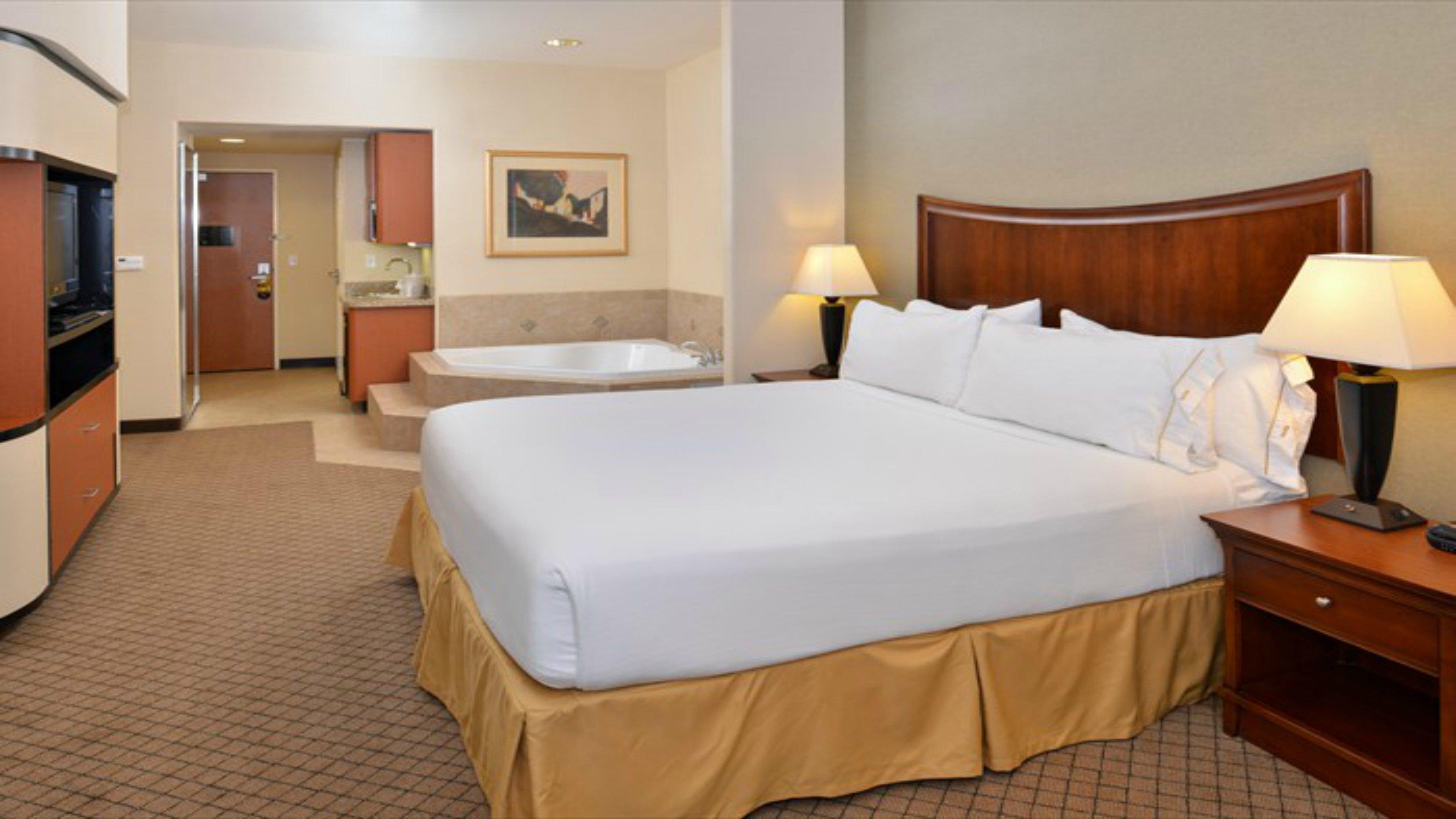 HOLIDAY INN EXP STES LINCOLN