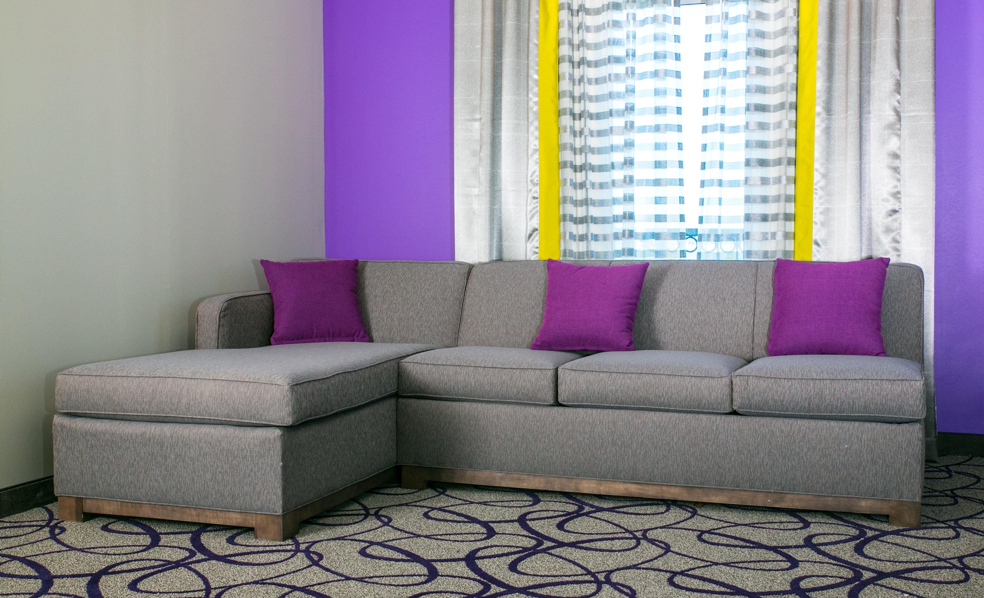 HOLIDAY INN EXP STES GARLAND E BY I